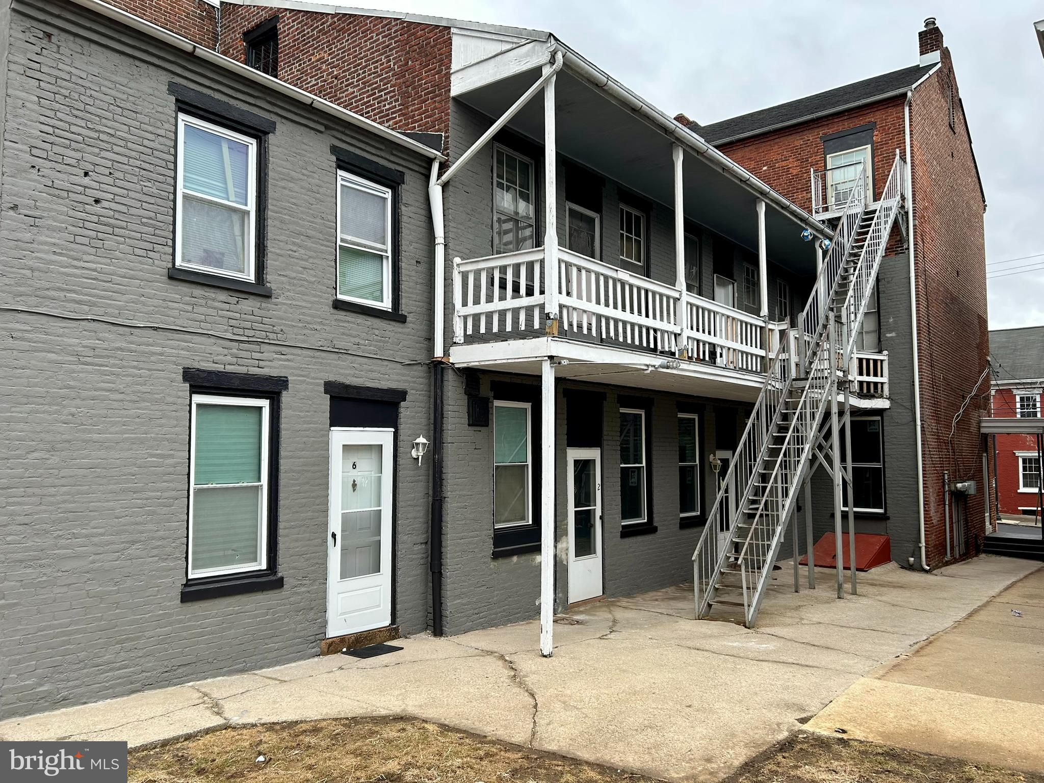 First floor newly remodeled apartment including 2 bedrooms, 1 bath. Optional off-street parking spaces available for $75.00 each per month. Water, sewer and trash included.
No pets.
Application must be received and approved prior to showing the property. Please visit our website directly for application.
Credit score requirement - 650 or above
Monthly income requirement - 3X rent amount or above