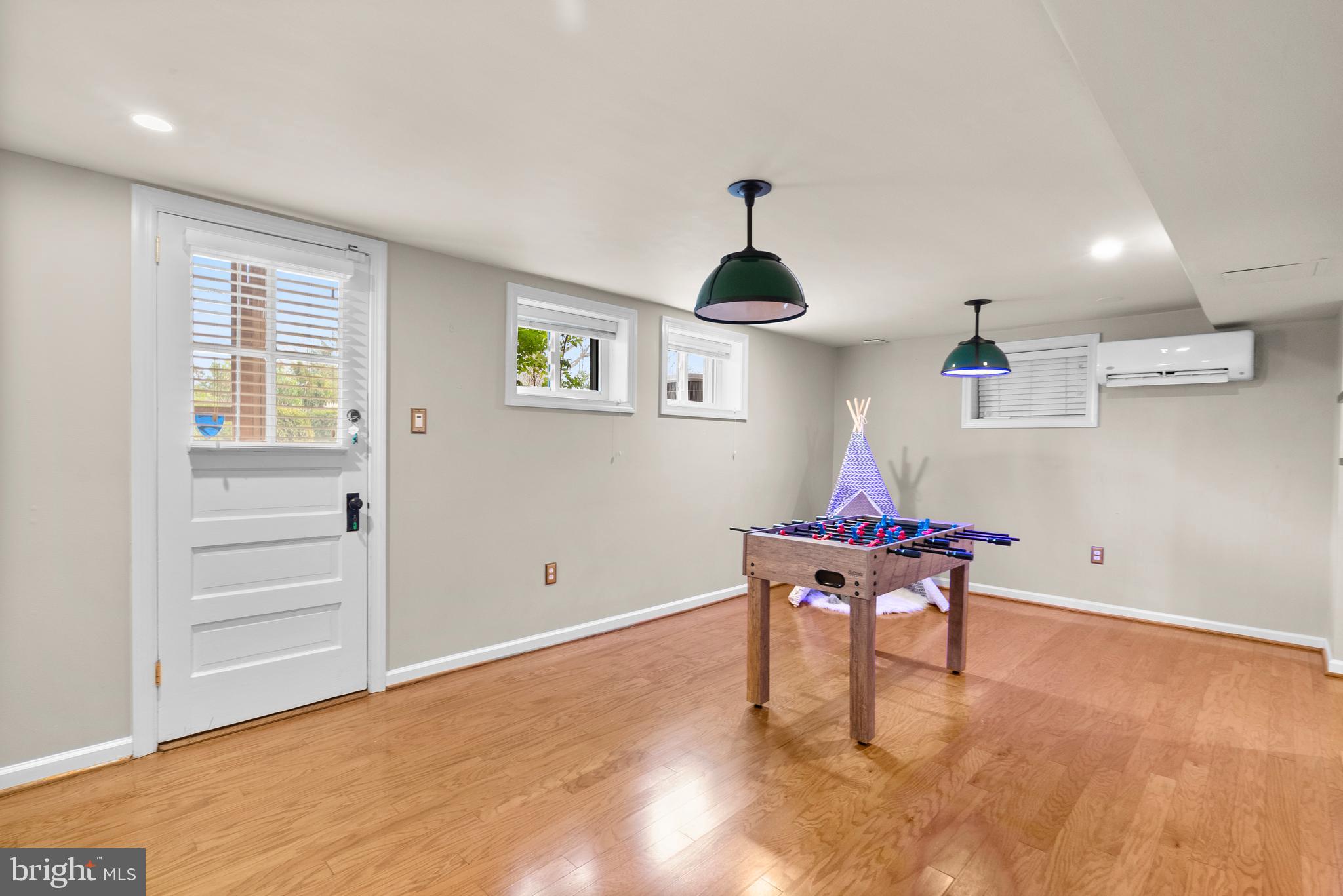 SOUTH WOODSIDE PARK - Residential