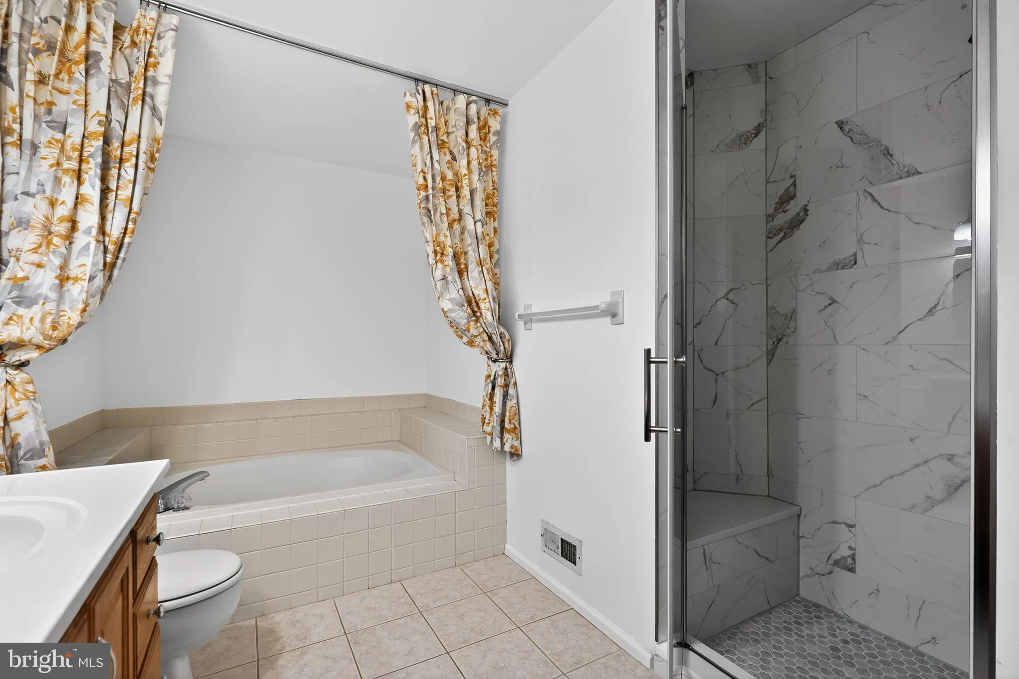 Mount Laurel, New Jersey 08054, United States, 3 Bedrooms Bedrooms, ,3 BathroomsBathrooms,Residential,Active,253627