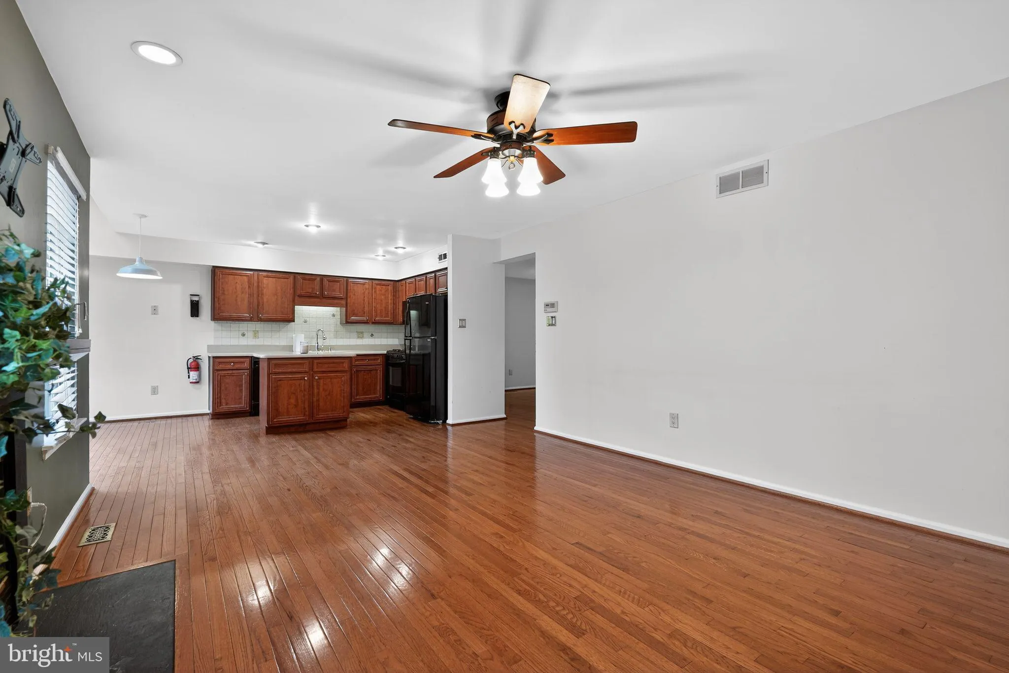 Mount Laurel, New Jersey 08054, United States, 3 Bedrooms Bedrooms, ,3 BathroomsBathrooms,Residential,Active,253627