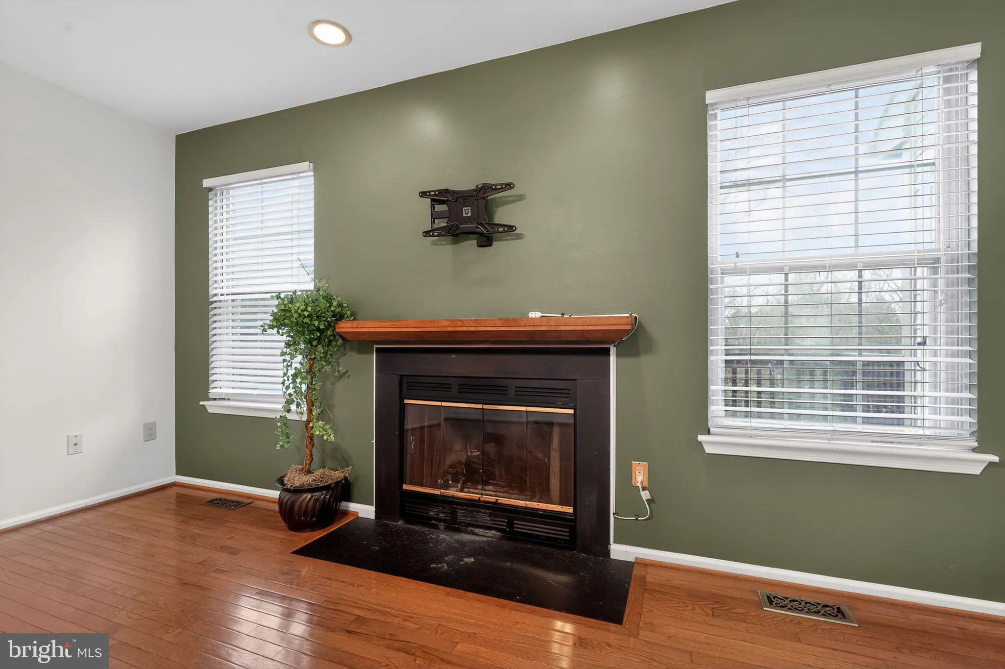 Mount Laurel, New Jersey 08054, United States, 3 Bedrooms Bedrooms, ,3 BathroomsBathrooms,Residential,Active,253627