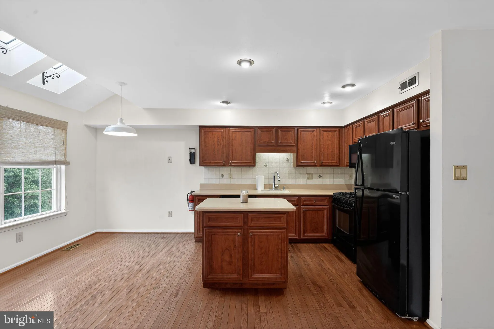 Mount Laurel, New Jersey 08054, United States, 3 Bedrooms Bedrooms, ,3 BathroomsBathrooms,Residential,Active,253627