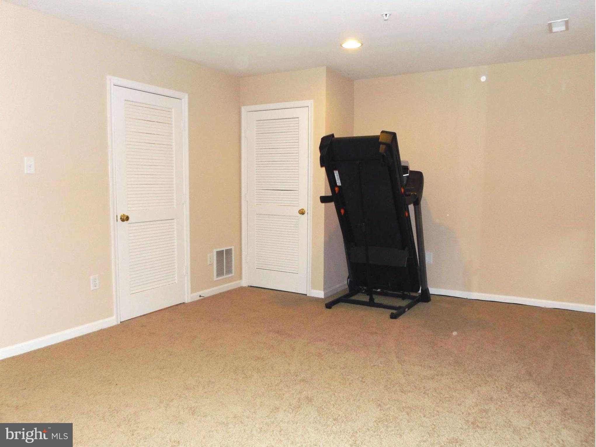 WESTVIEW CORPORATE CENTER - Residential