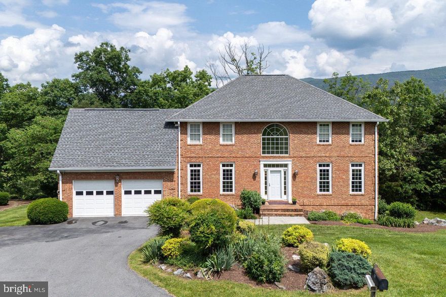 RIVERFRONT & MOUNTAIN VISTAS
Two lots sold together.
Open concept layout creates a seamless flow between the living, dining and kitchen areas, perfect for
hosting gatherings and creating lasting memories.  Three levels of living space with 4 bedrooms, 4-1/2 baths.  Main level primary suite.  
Step inside with an abundance of natural light and an inviting, airy ambiance that flows throughout
the home.  The walk-out basement adds more living space, complete with bar area and a full bath.
New carpet just installed in the basement.  There is an unfinished space in basement providing more
storage.  Come unwind on the back deck or the screened in porch while listening to nature and enjoying
the views of the river.  Come see today.