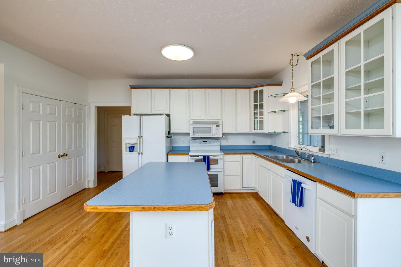 EDINBURG MANOR - Residential