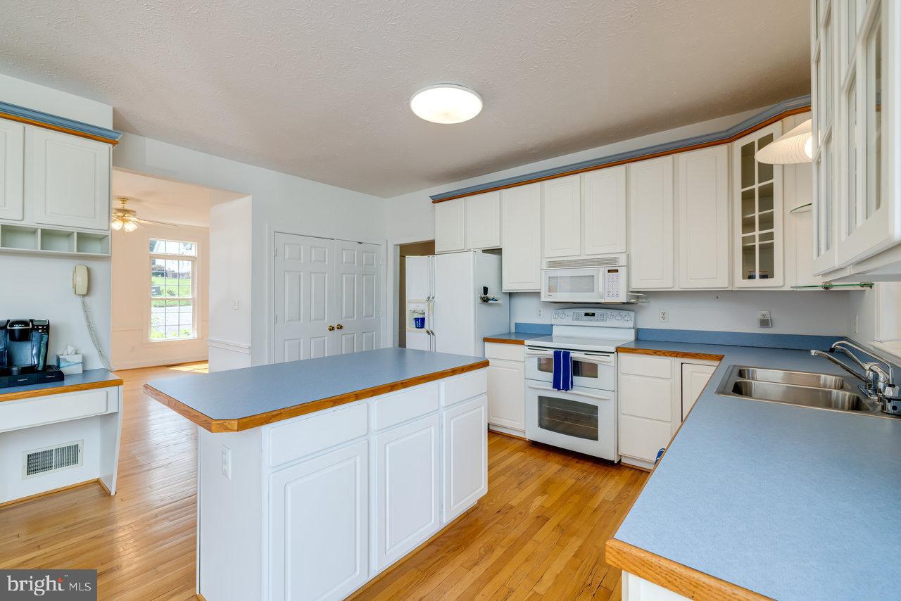 EDINBURG MANOR - Residential