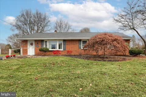Photo of 6371 Jeanette Drive, East Petersburg, PA 17520 (MLS # PALA2044436)