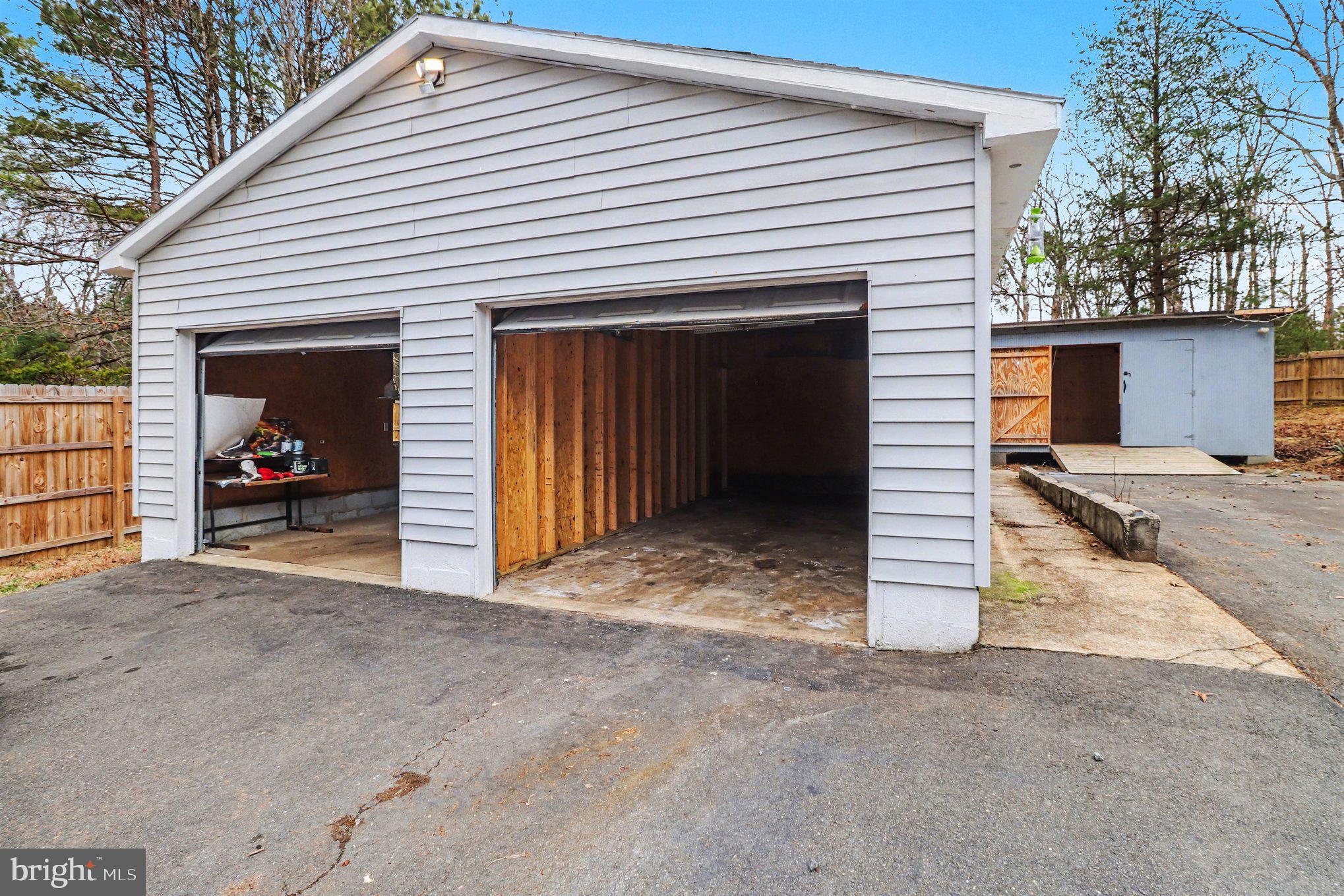 RIVER'S EDGE - Residential