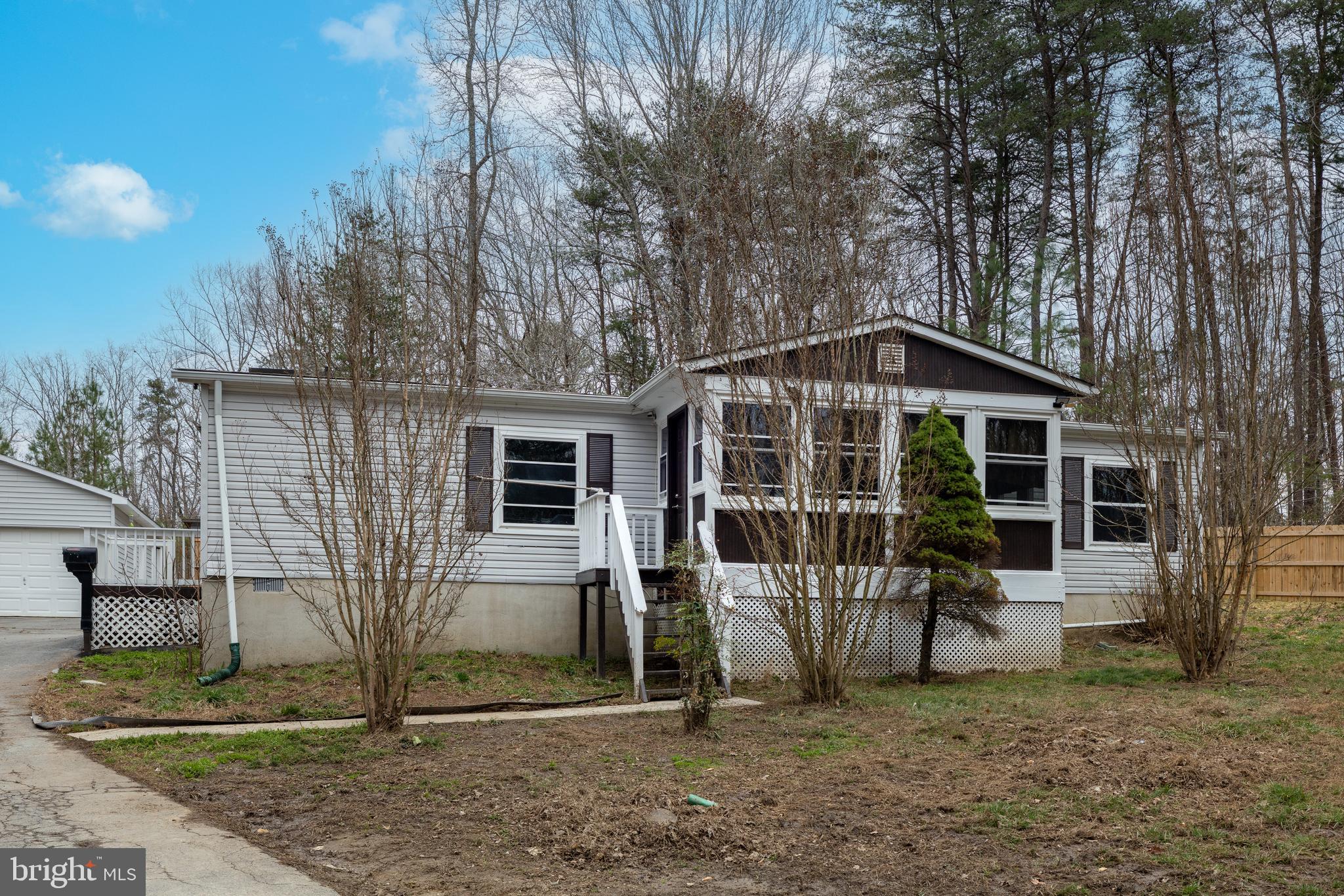 RIVER'S EDGE - Residential