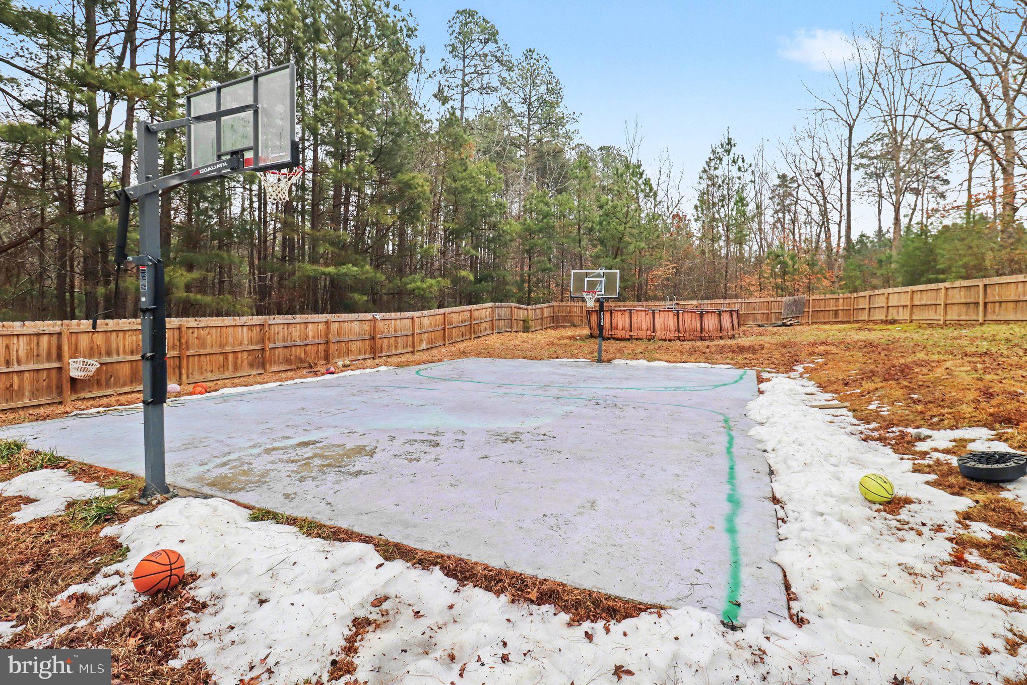 RIVER'S EDGE - Residential