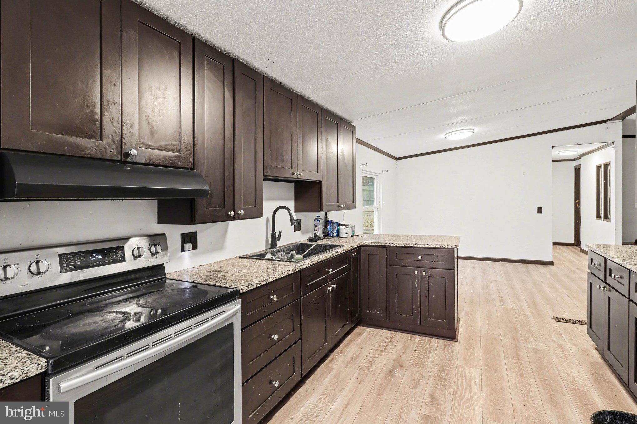 RIVER'S EDGE - Residential