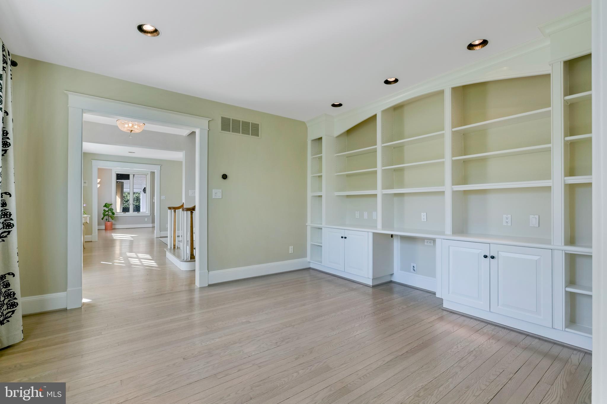 WARDOUR - Residential