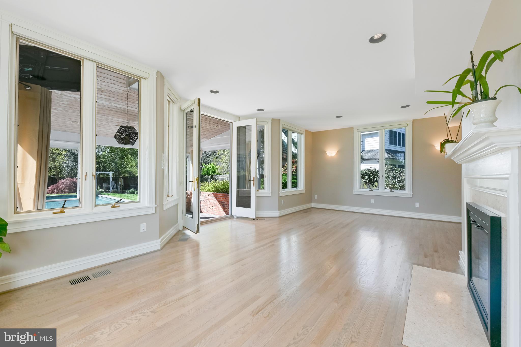 WARDOUR - Residential