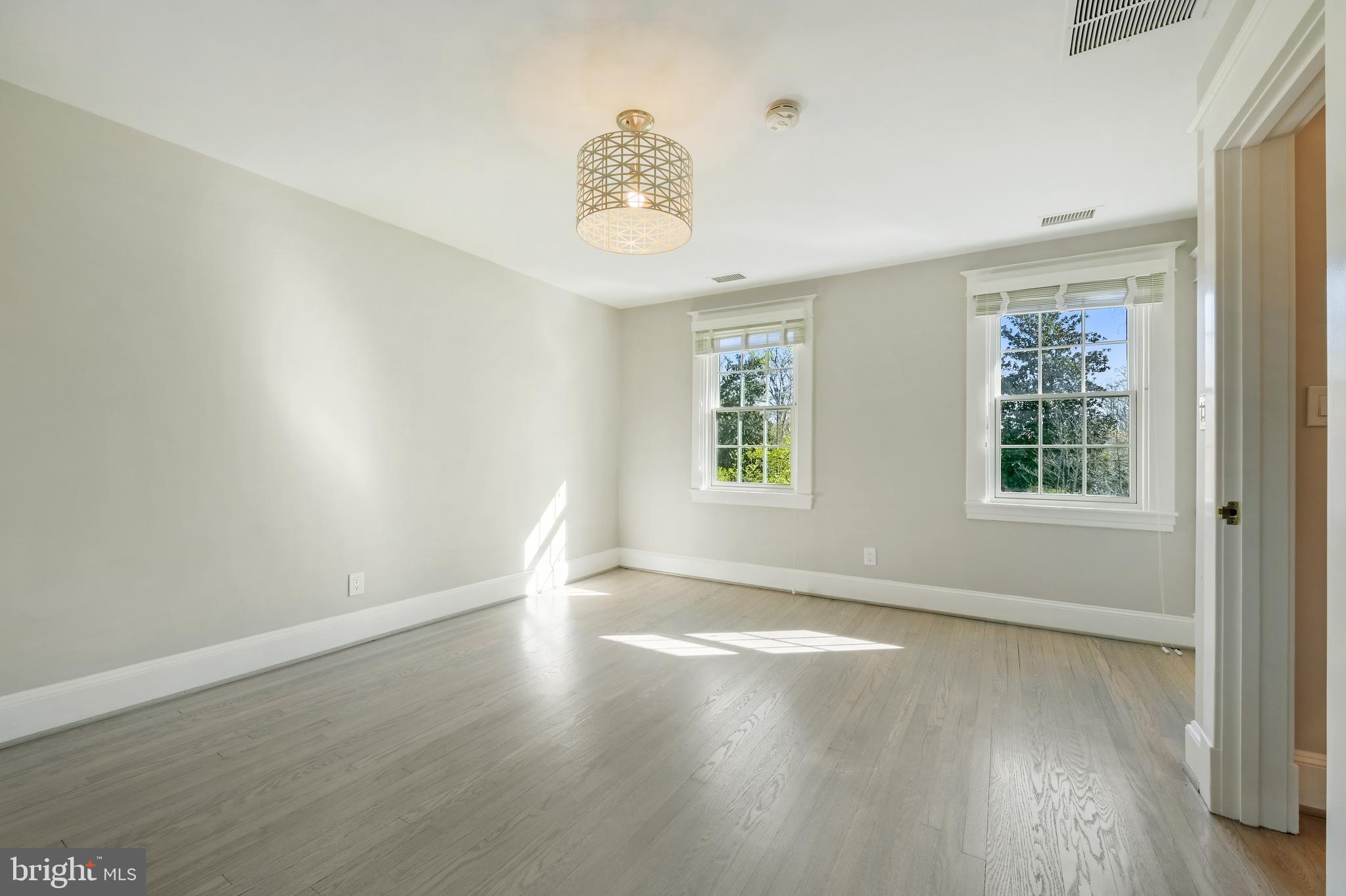 WARDOUR - Residential