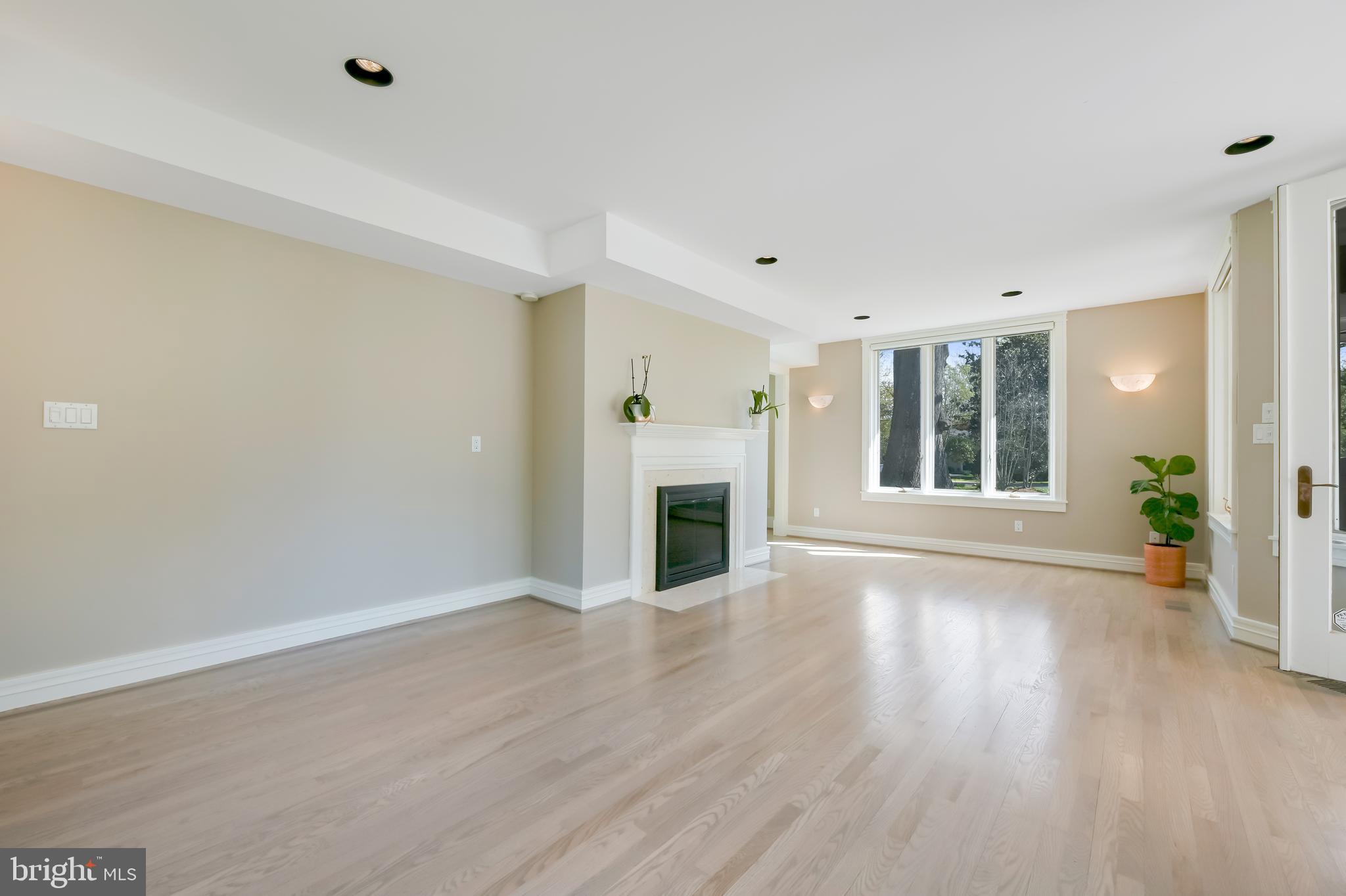 WARDOUR - Residential