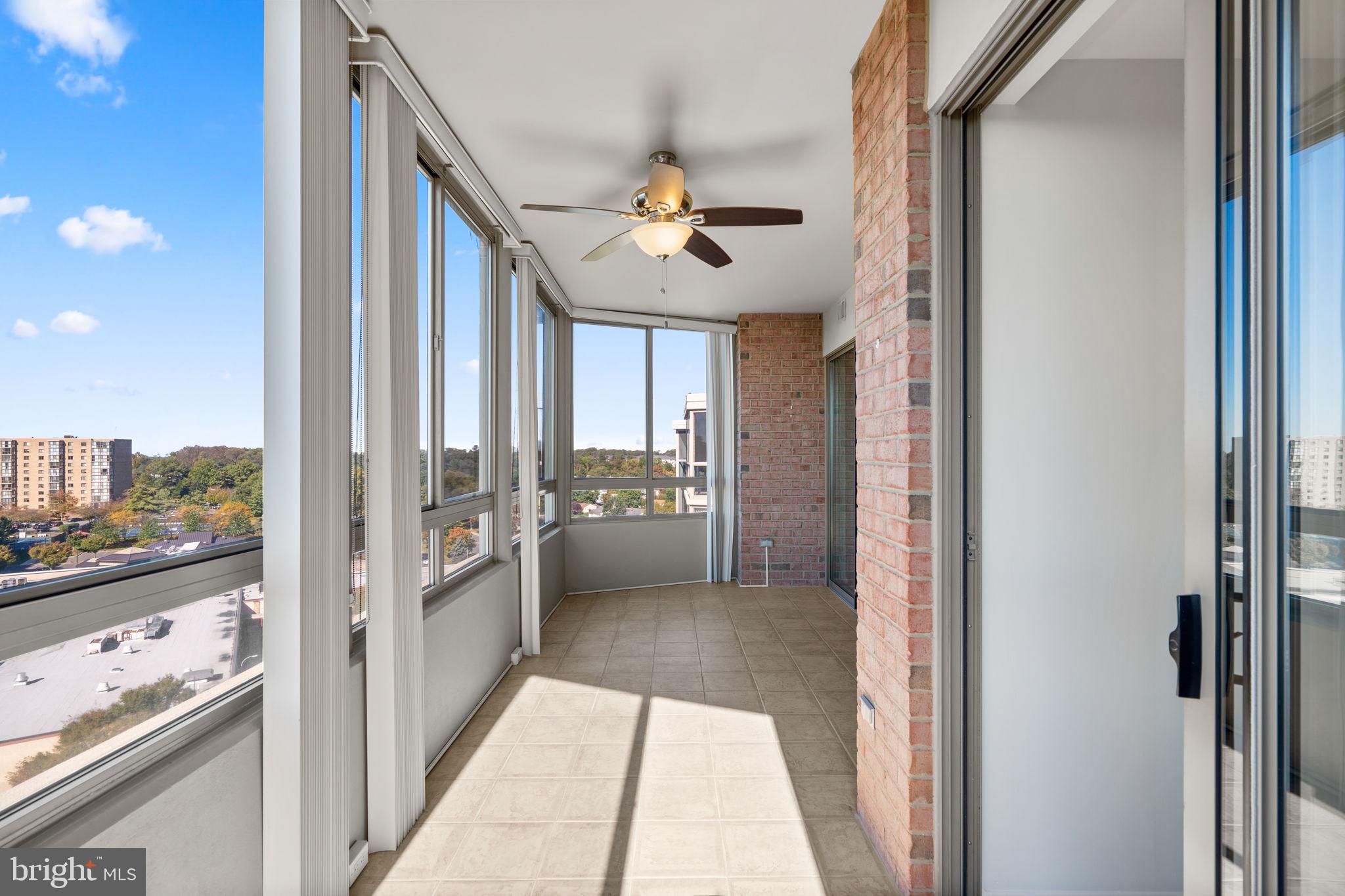 VANTAGE POINT WEST AT LW - Residential