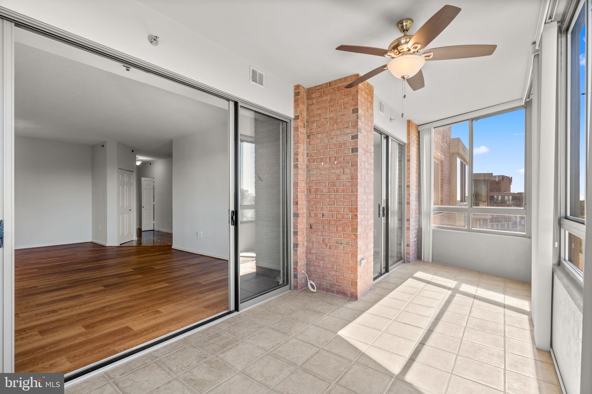 VANTAGE POINT WEST AT LW - Residential