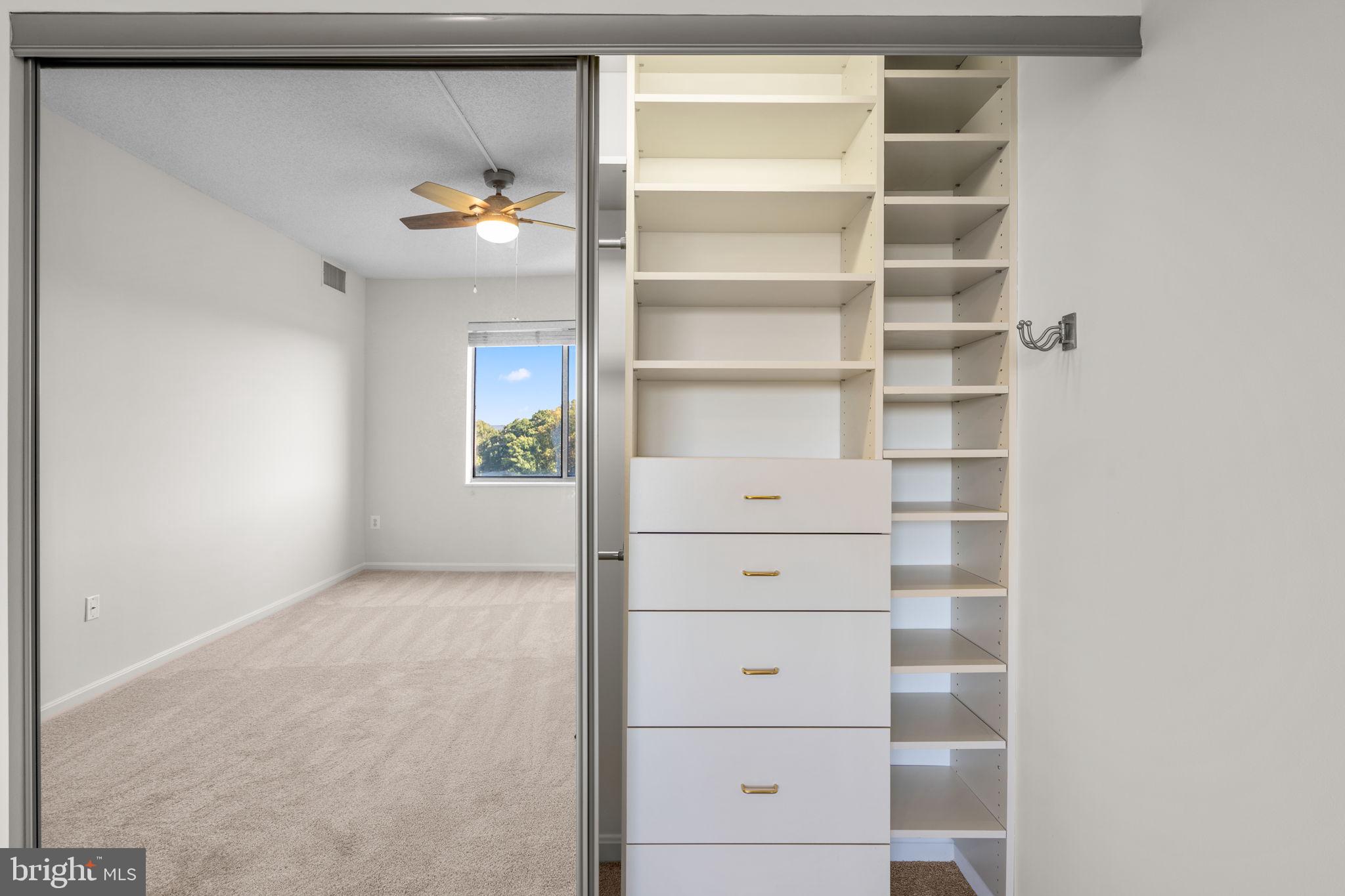 VANTAGE POINT WEST AT LW - Residential