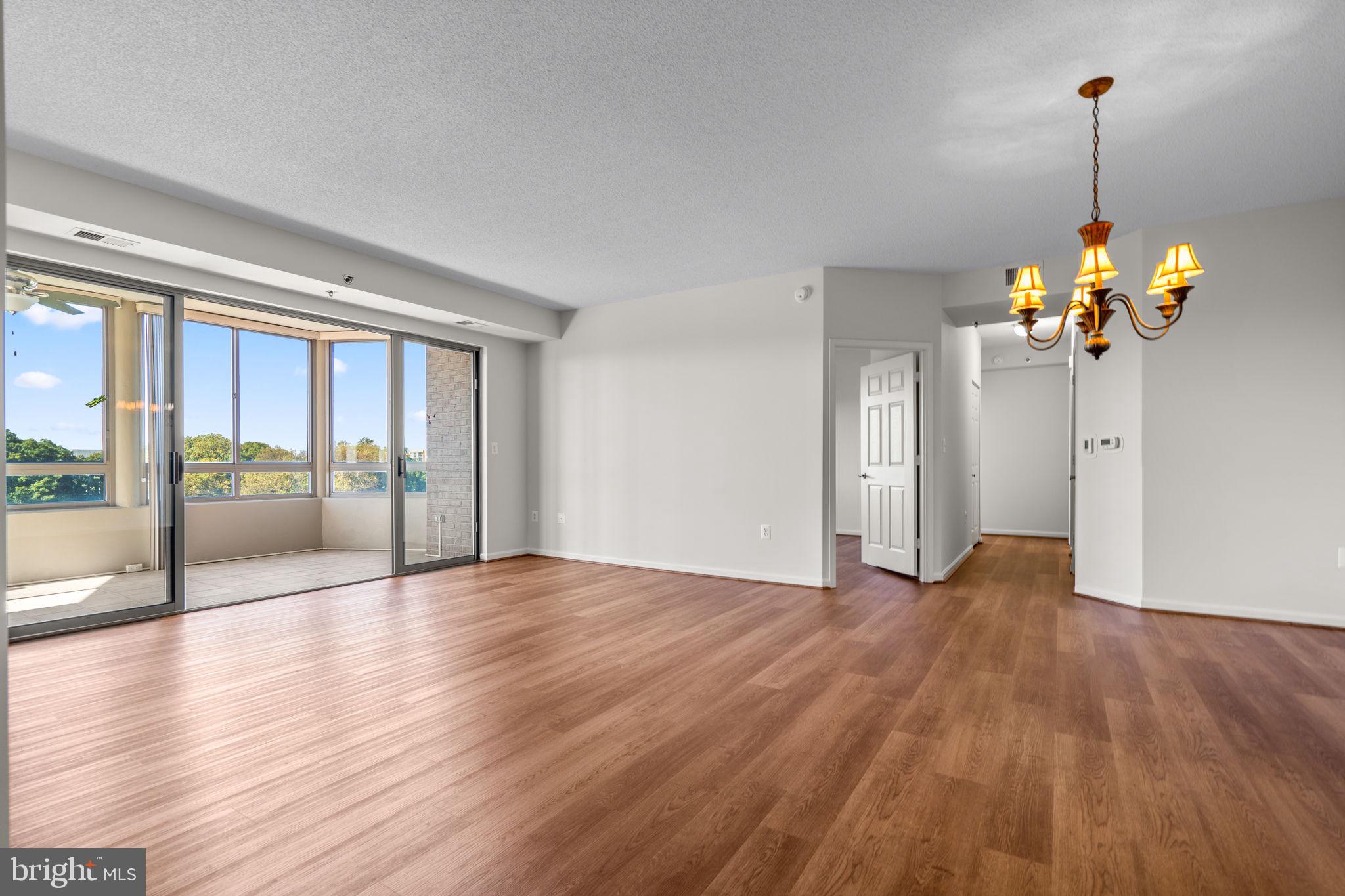 VANTAGE POINT WEST AT LW - Residential