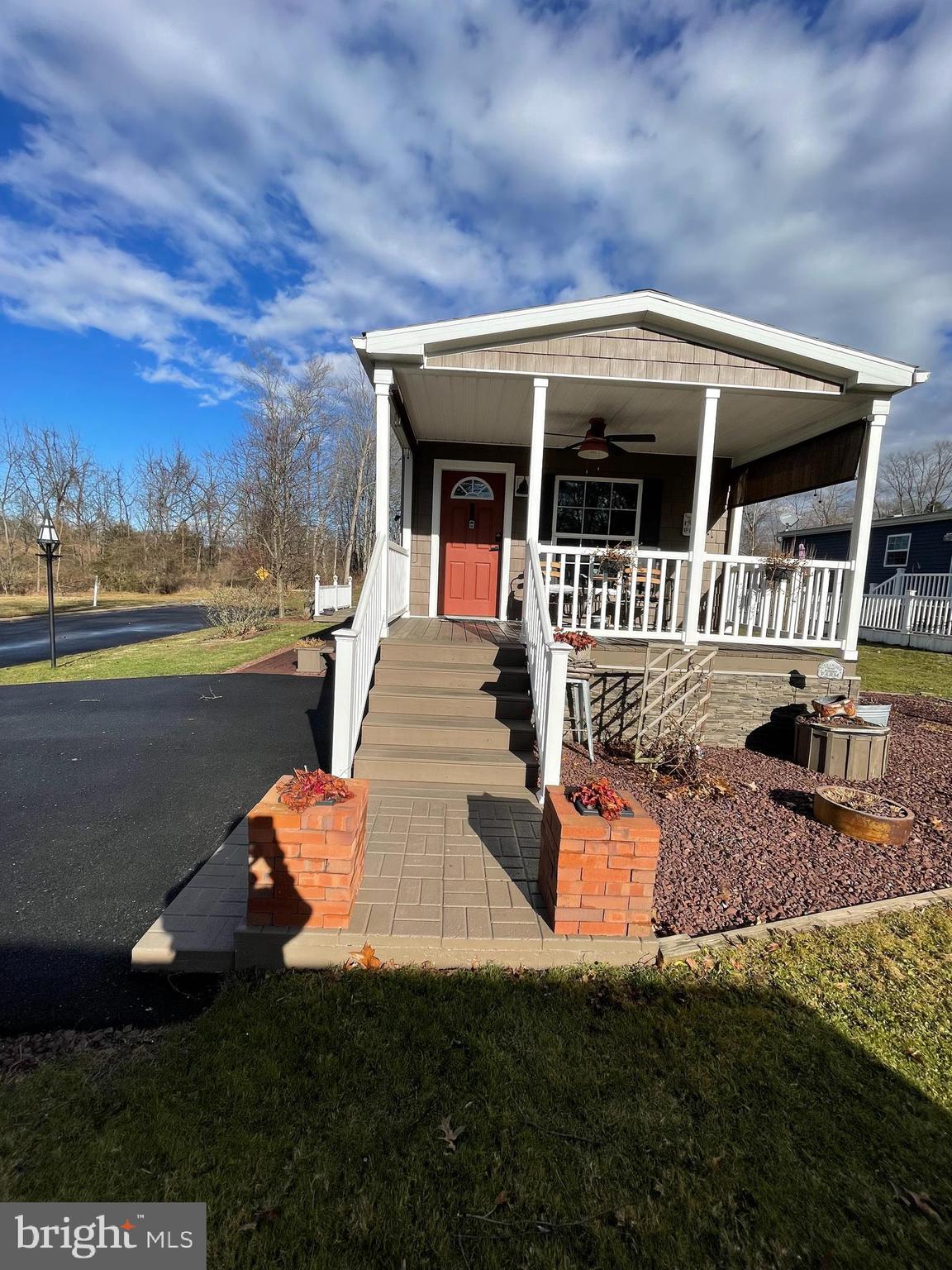 THUNDERBIRD TERRACE - Residential