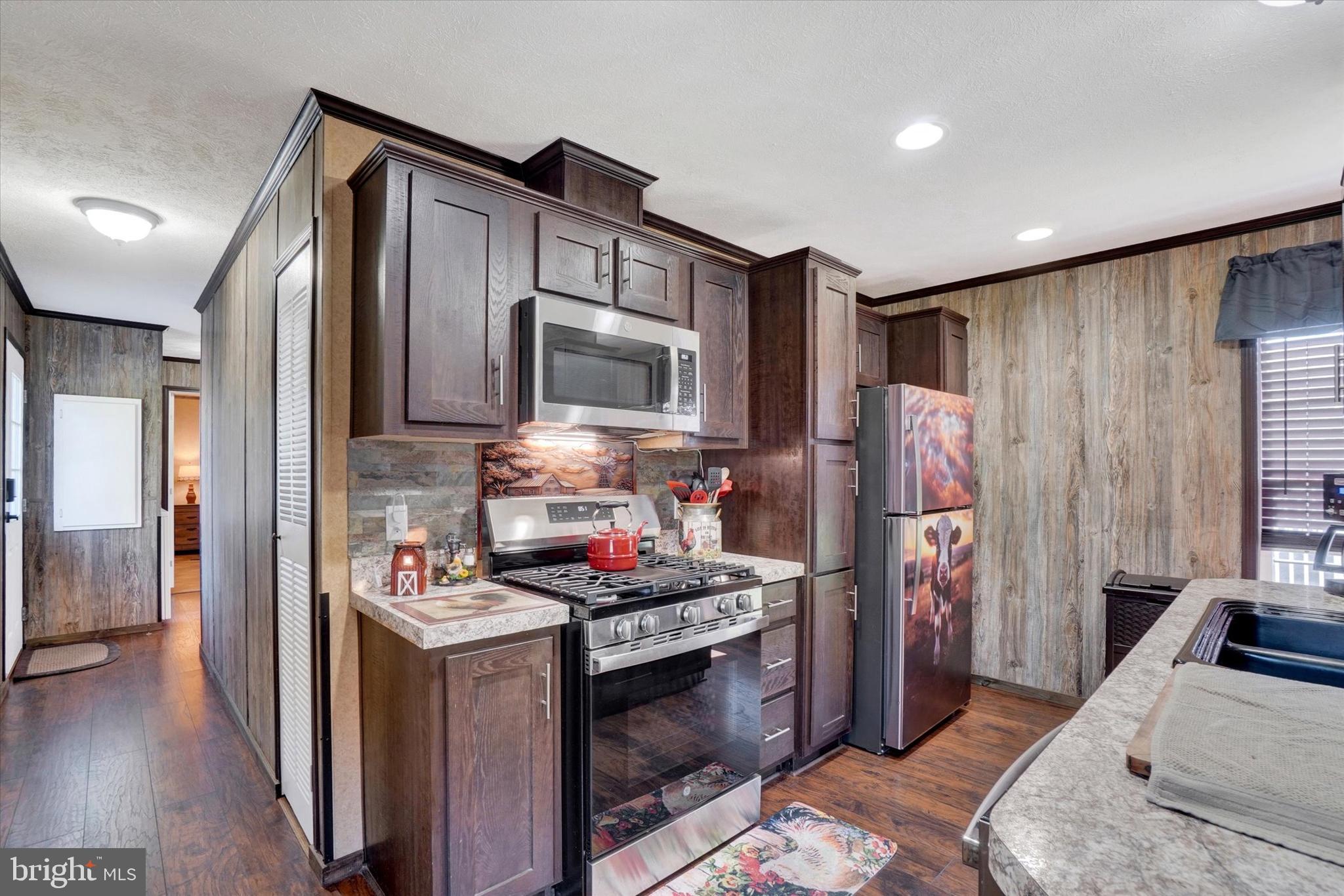 THUNDERBIRD TERRACE - Residential