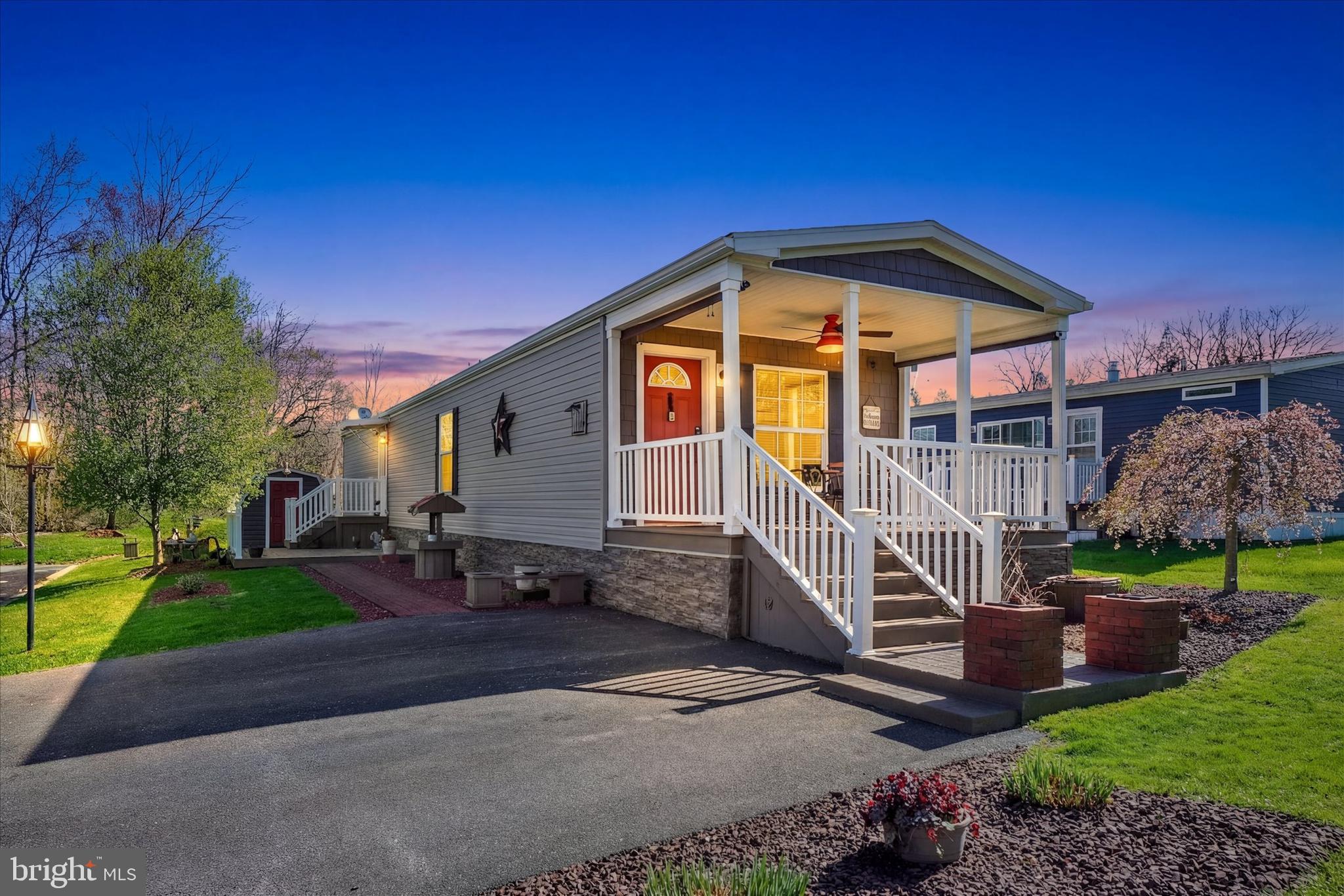 THUNDERBIRD TERRACE - Residential