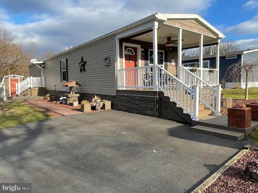 Photo of 74 Chipawa Avenue, DOVER, PA 17315 (MLS # PAYK2095486)