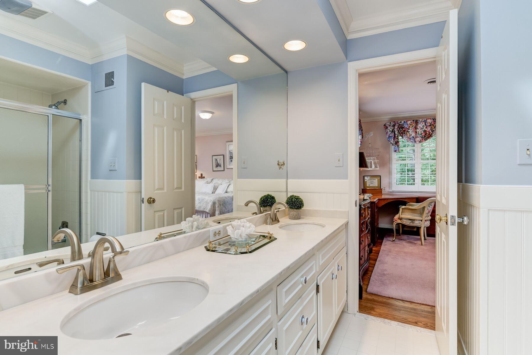 BRADLEY HILLS GROVE - Residential