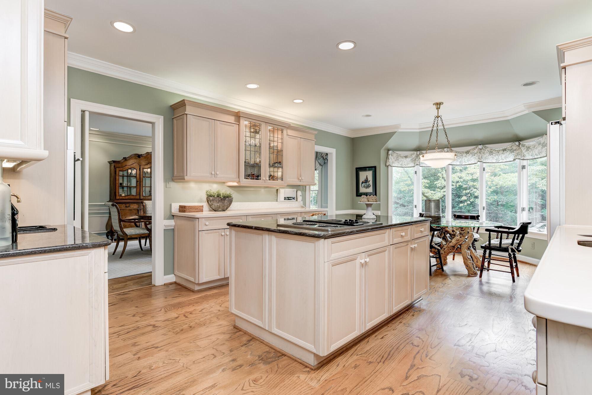 BRADLEY HILLS GROVE - Residential