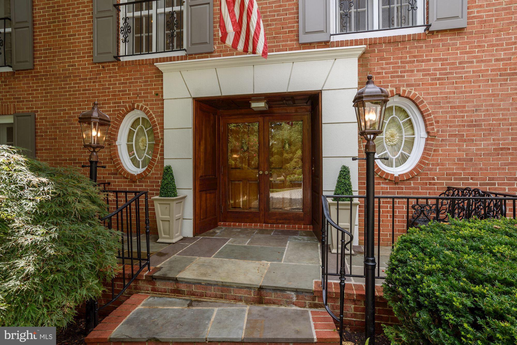 BRADLEY HILLS GROVE - Residential