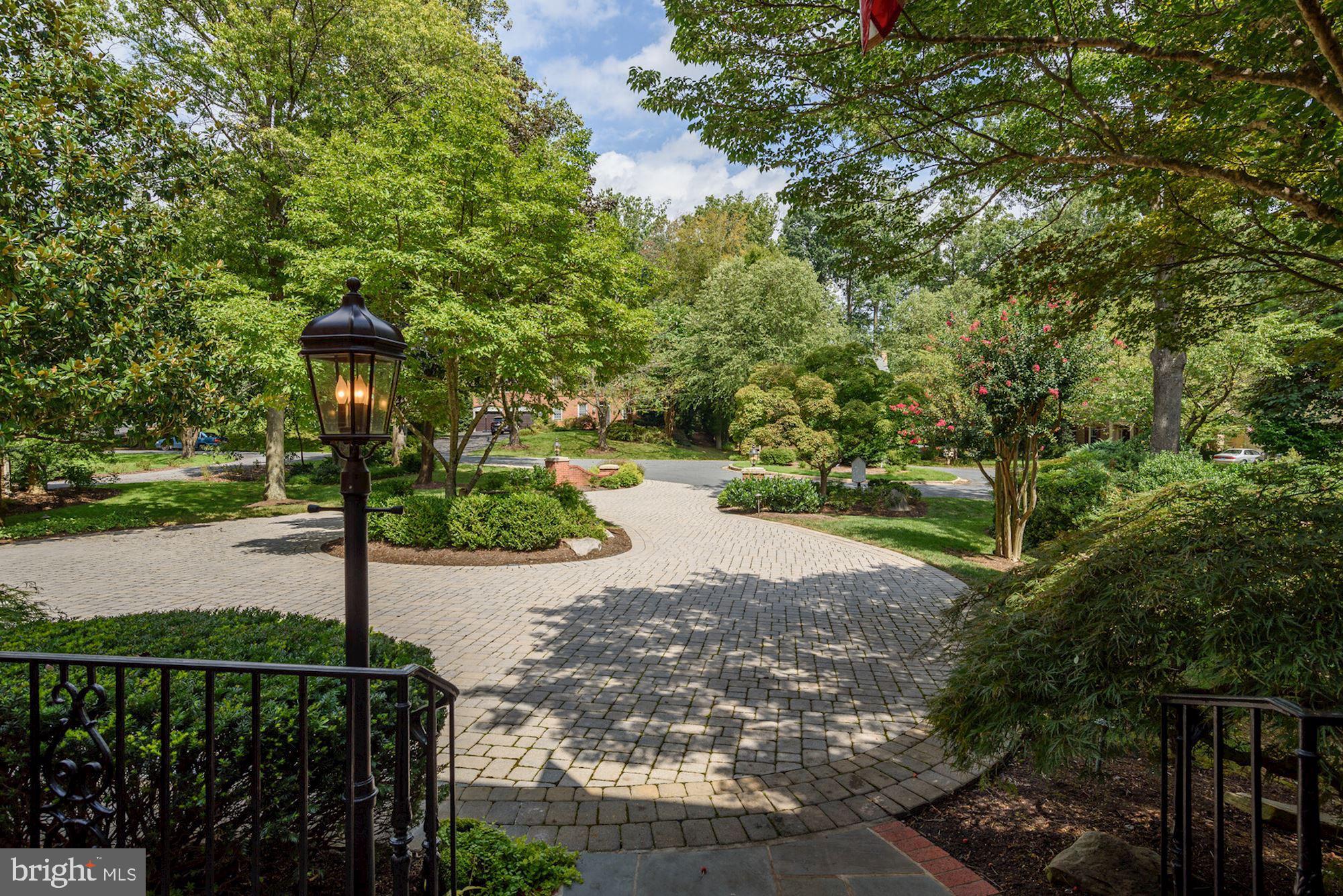 BRADLEY HILLS GROVE - Residential