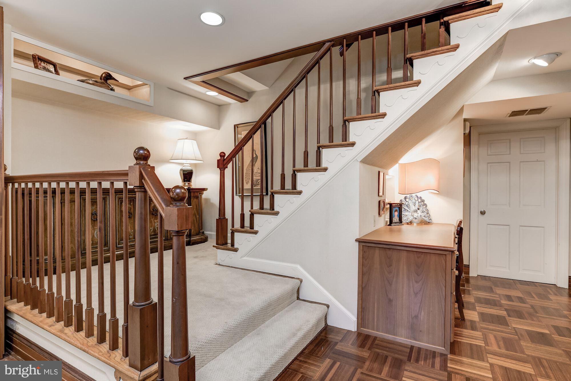 BRADLEY HILLS GROVE - Residential