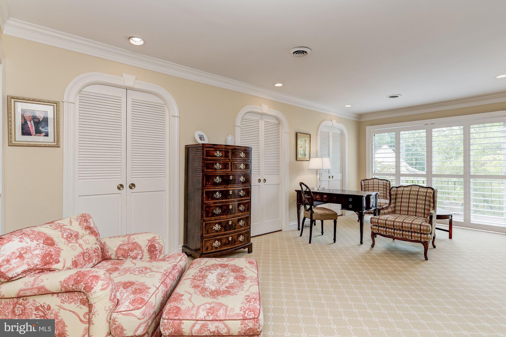 BRADLEY HILLS GROVE - Residential