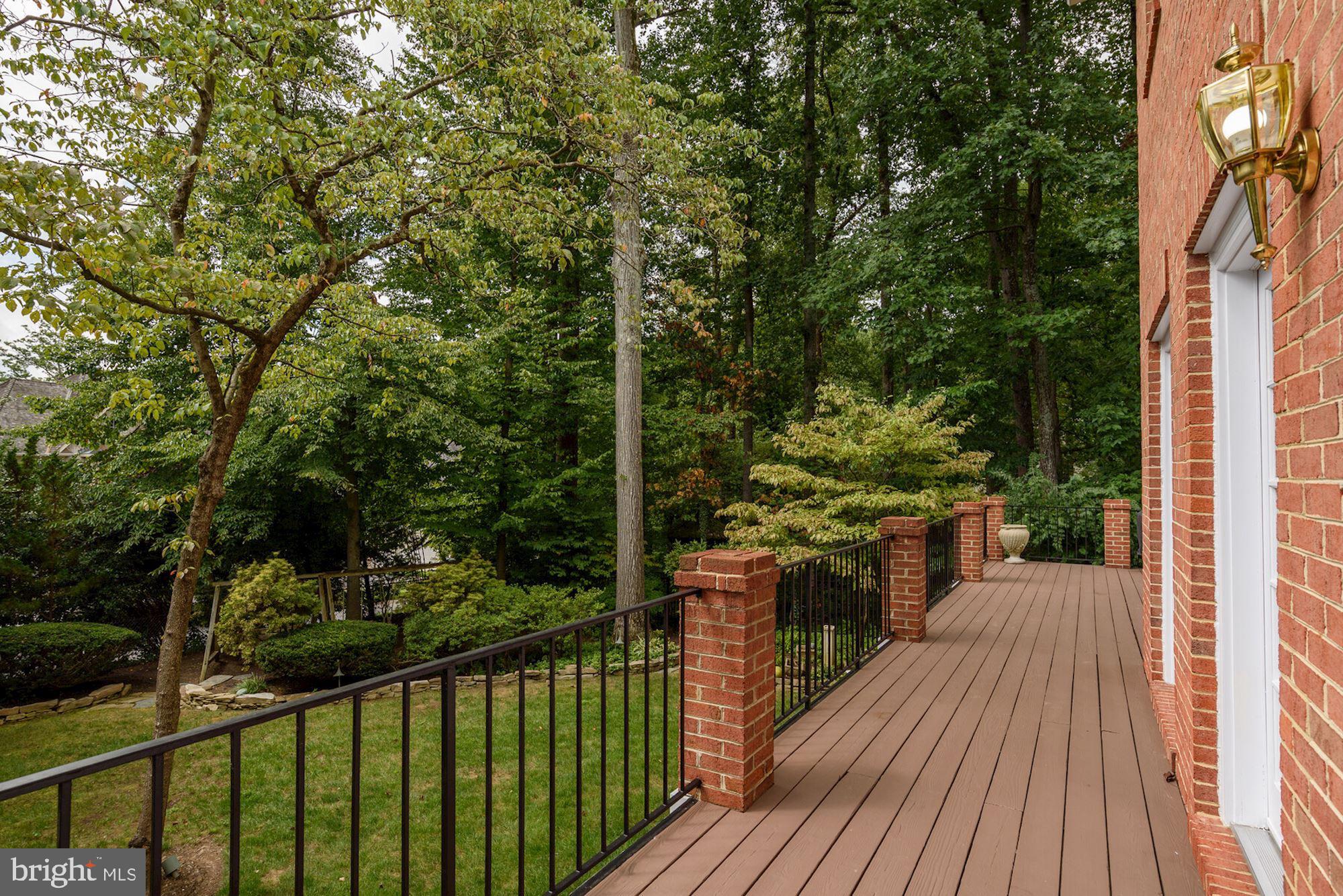 BRADLEY HILLS GROVE - Residential