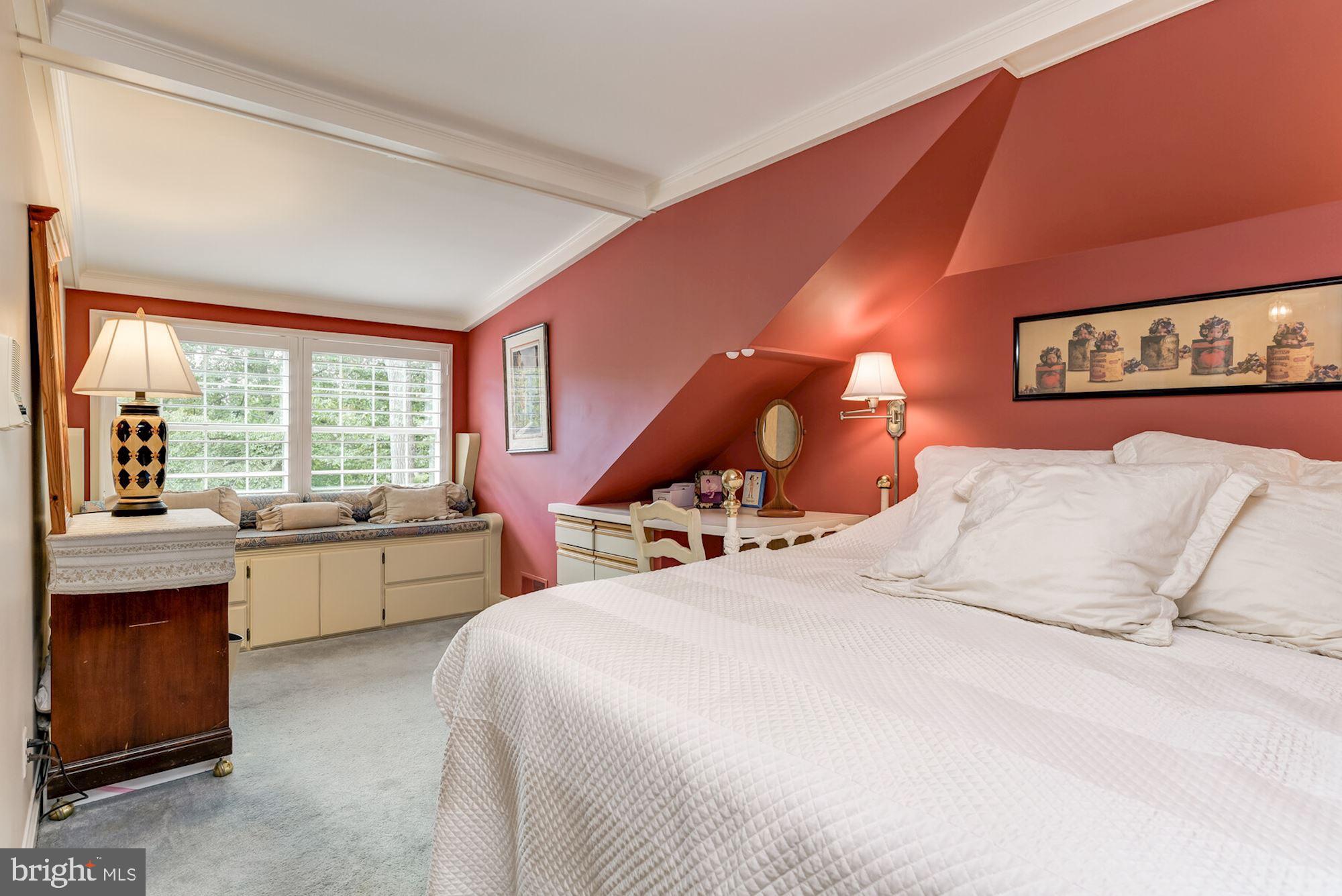 BRADLEY HILLS GROVE - Residential