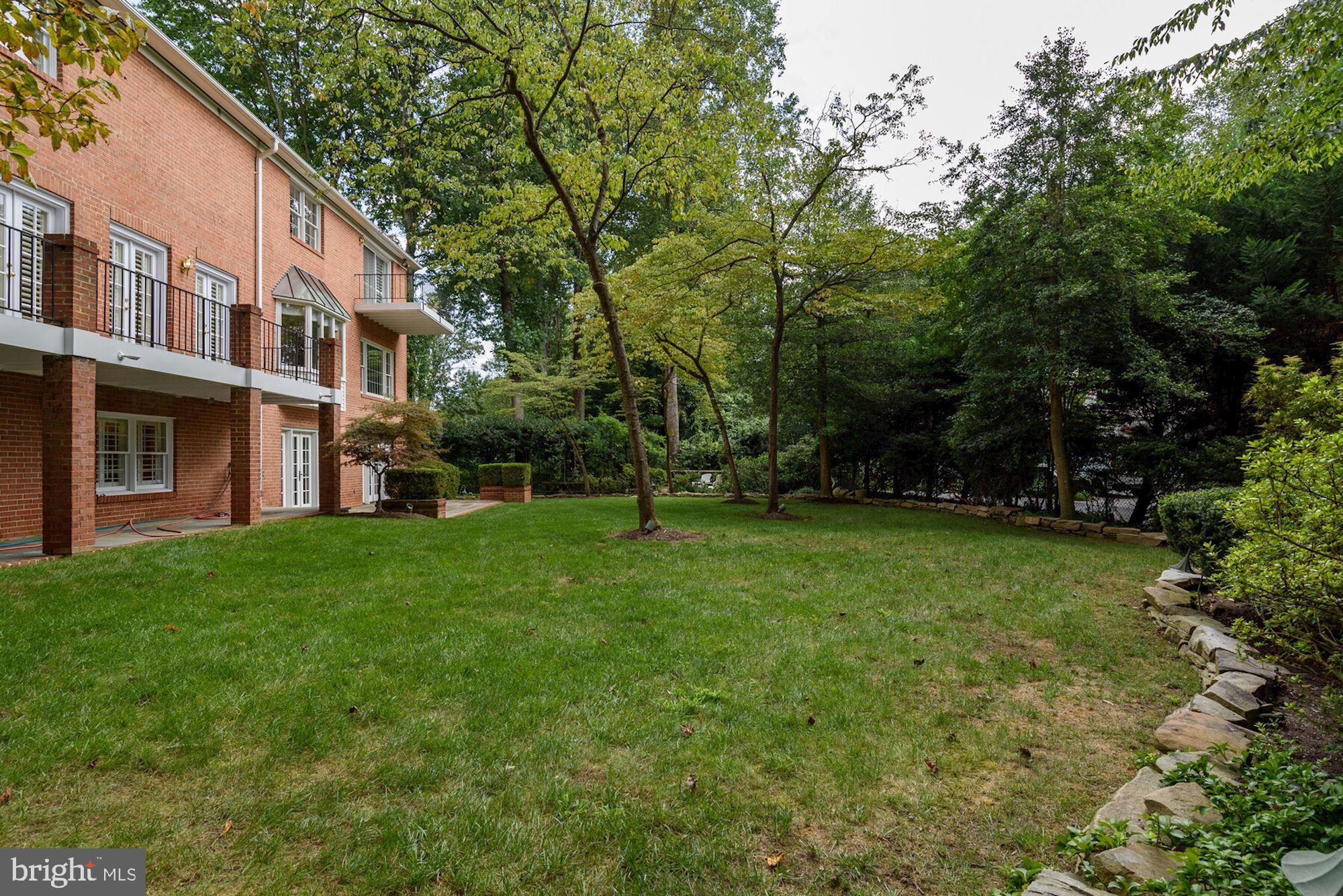 BRADLEY HILLS GROVE - Residential