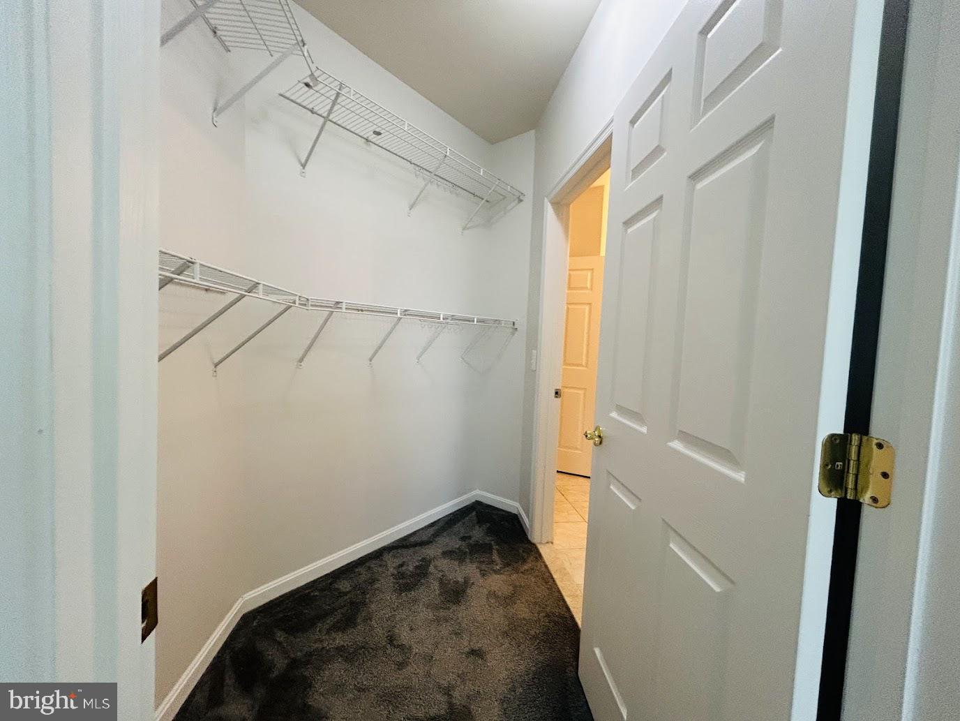 COMMONS ON POTOMAC SQUARE - Residential Lease