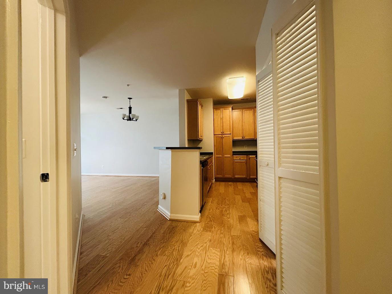 COMMONS ON POTOMAC SQUARE - Residential Lease