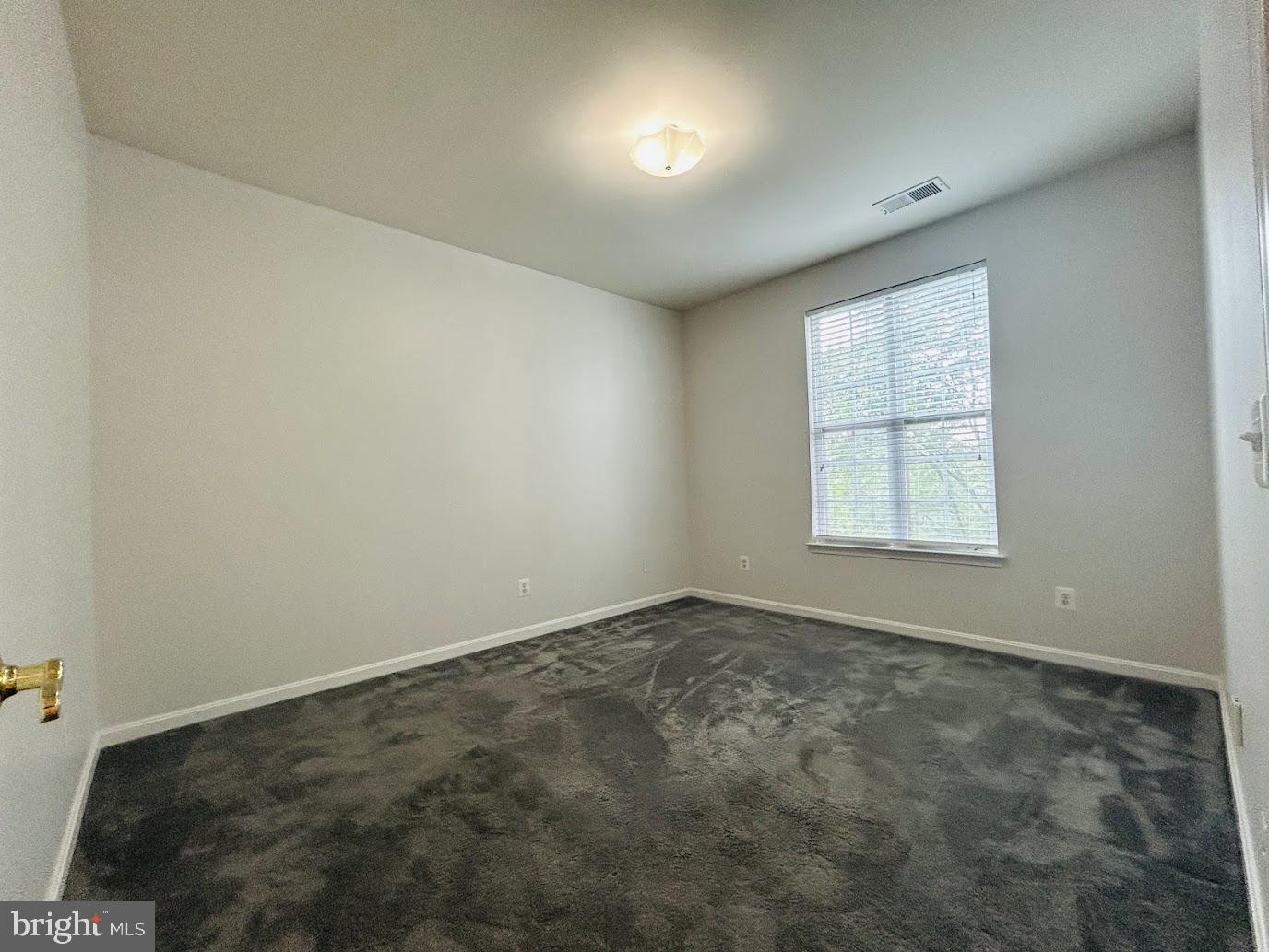 COMMONS ON POTOMAC SQUARE - Residential Lease