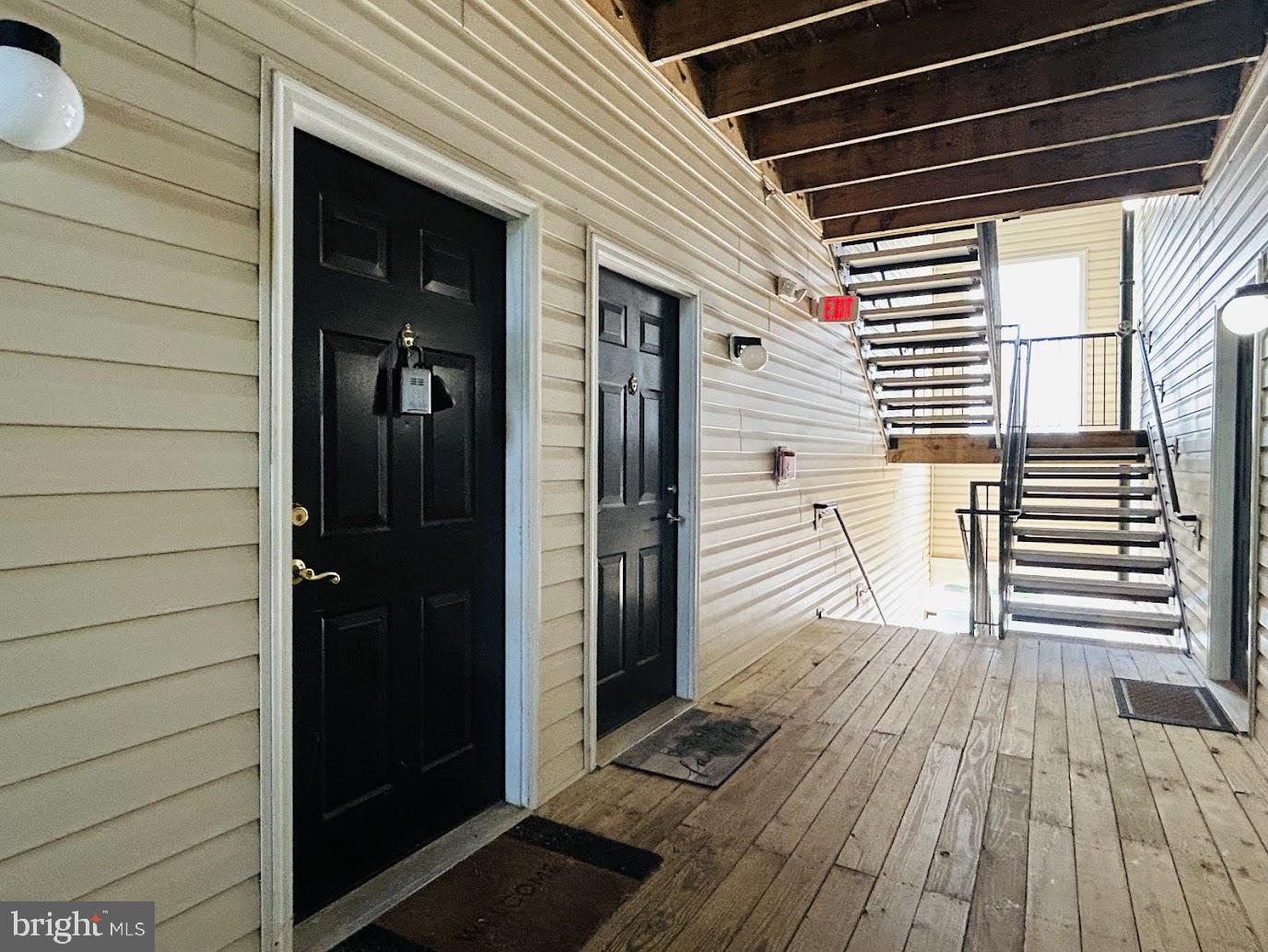 COMMONS ON POTOMAC SQUARE - Residential Lease