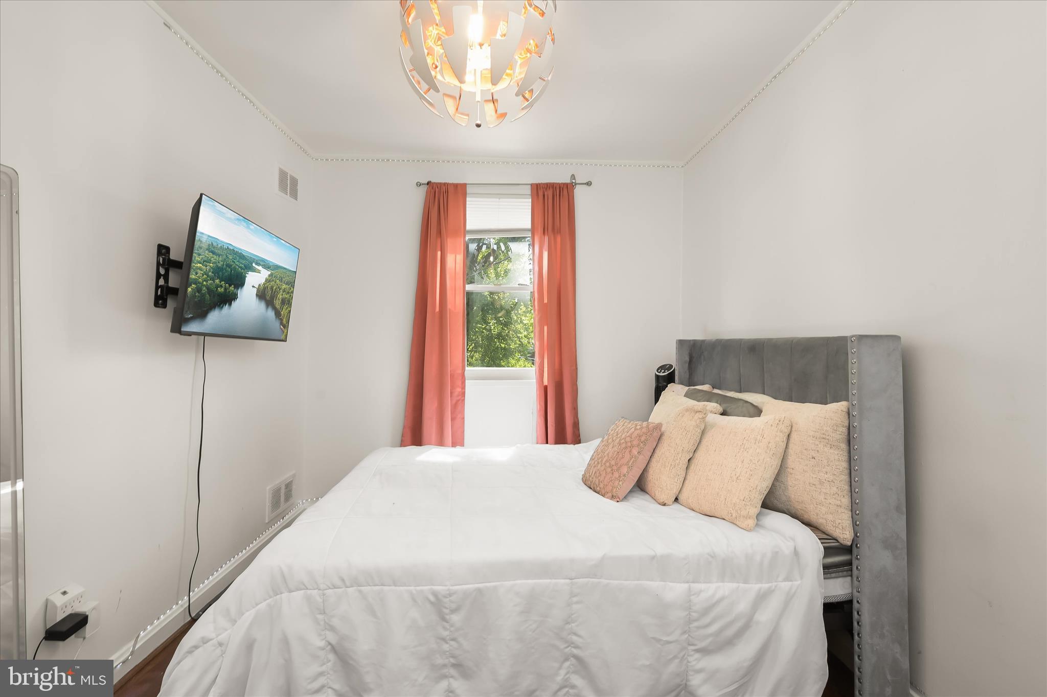 WEST HILLS - Residential