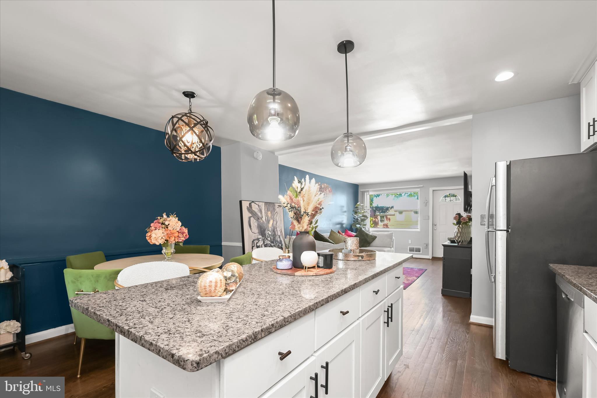 WEST HILLS - Residential
