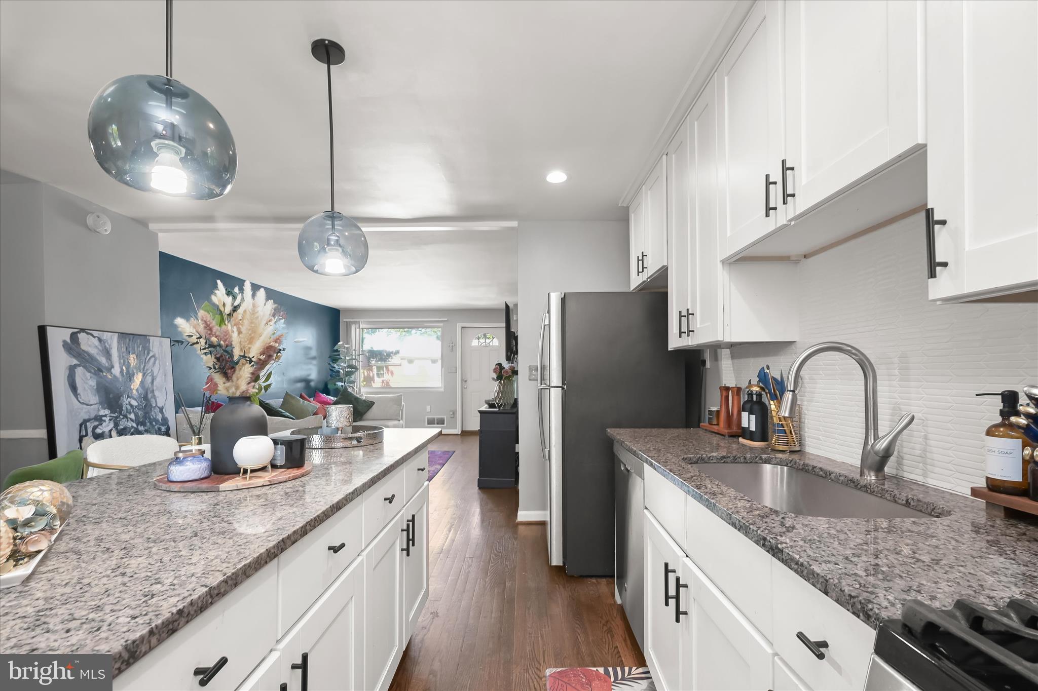 WEST HILLS - Residential