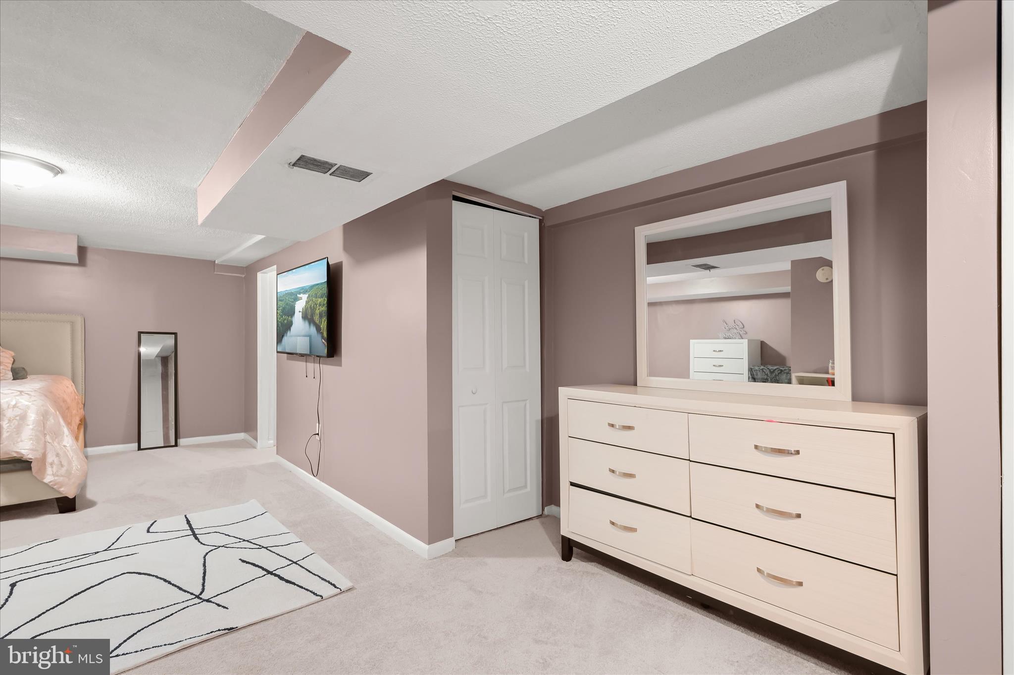 WEST HILLS - Residential