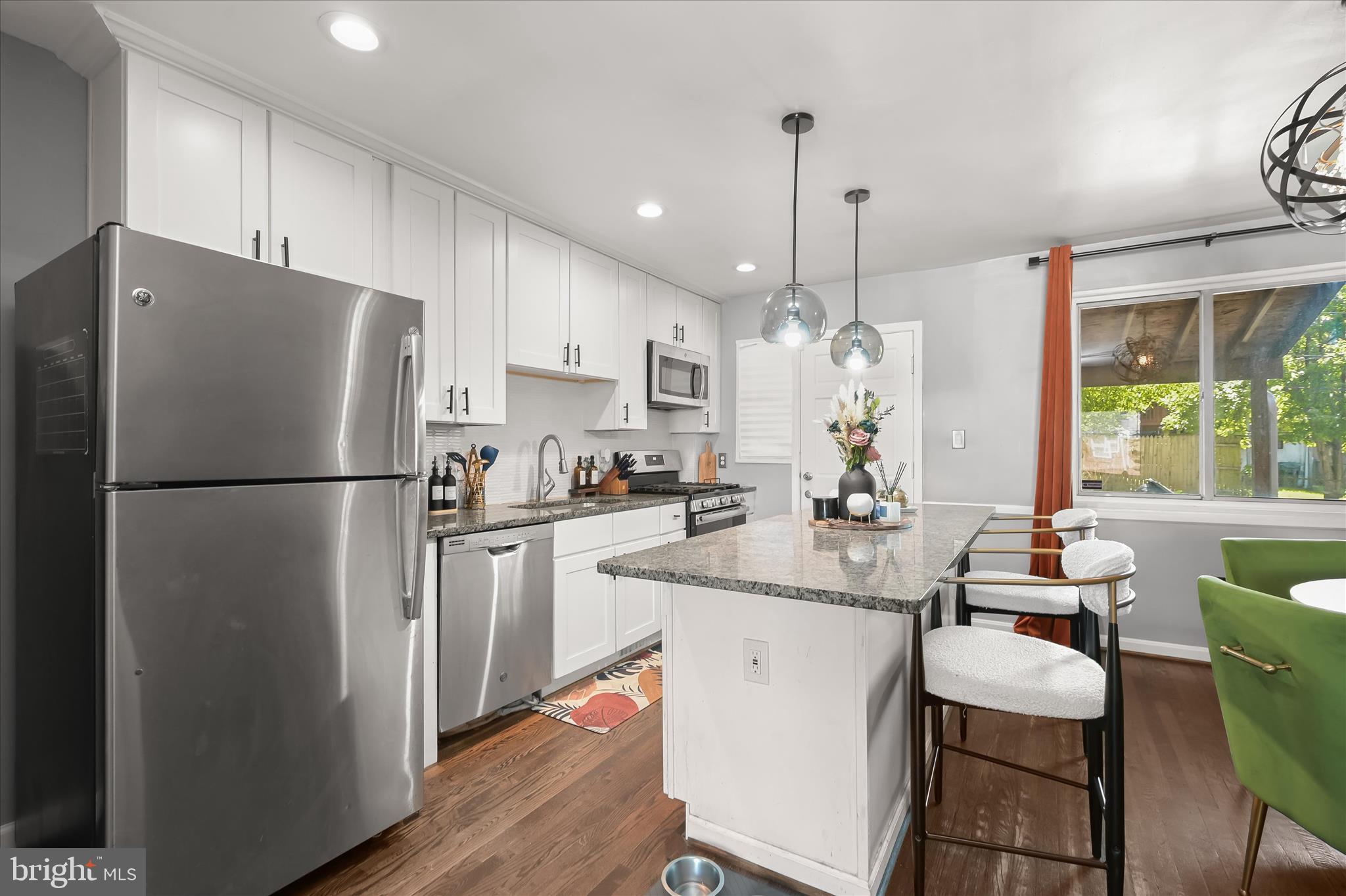WEST HILLS - Residential