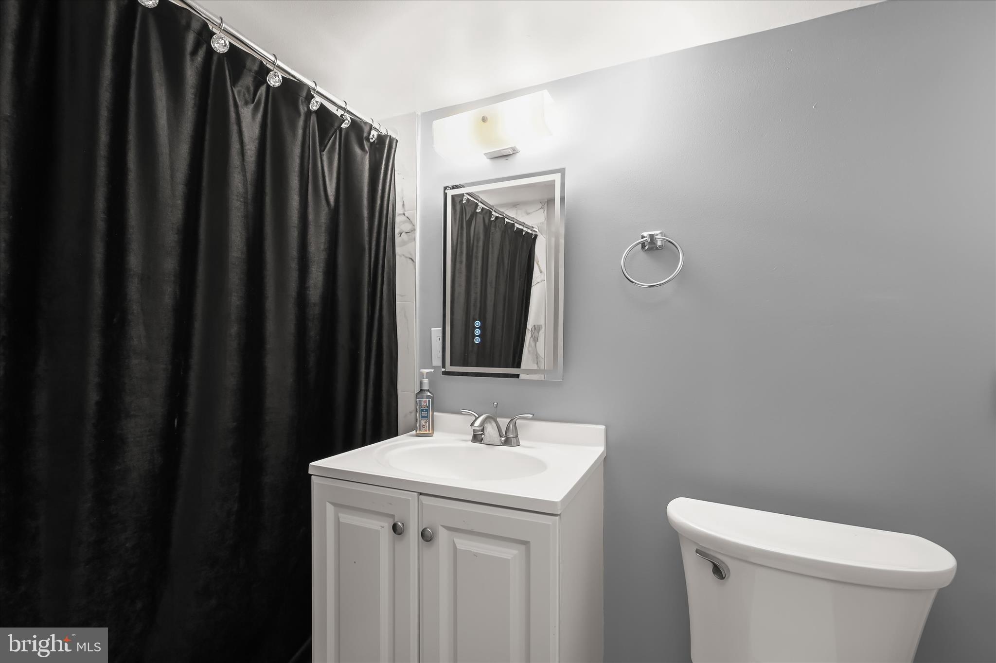 WEST HILLS - Residential