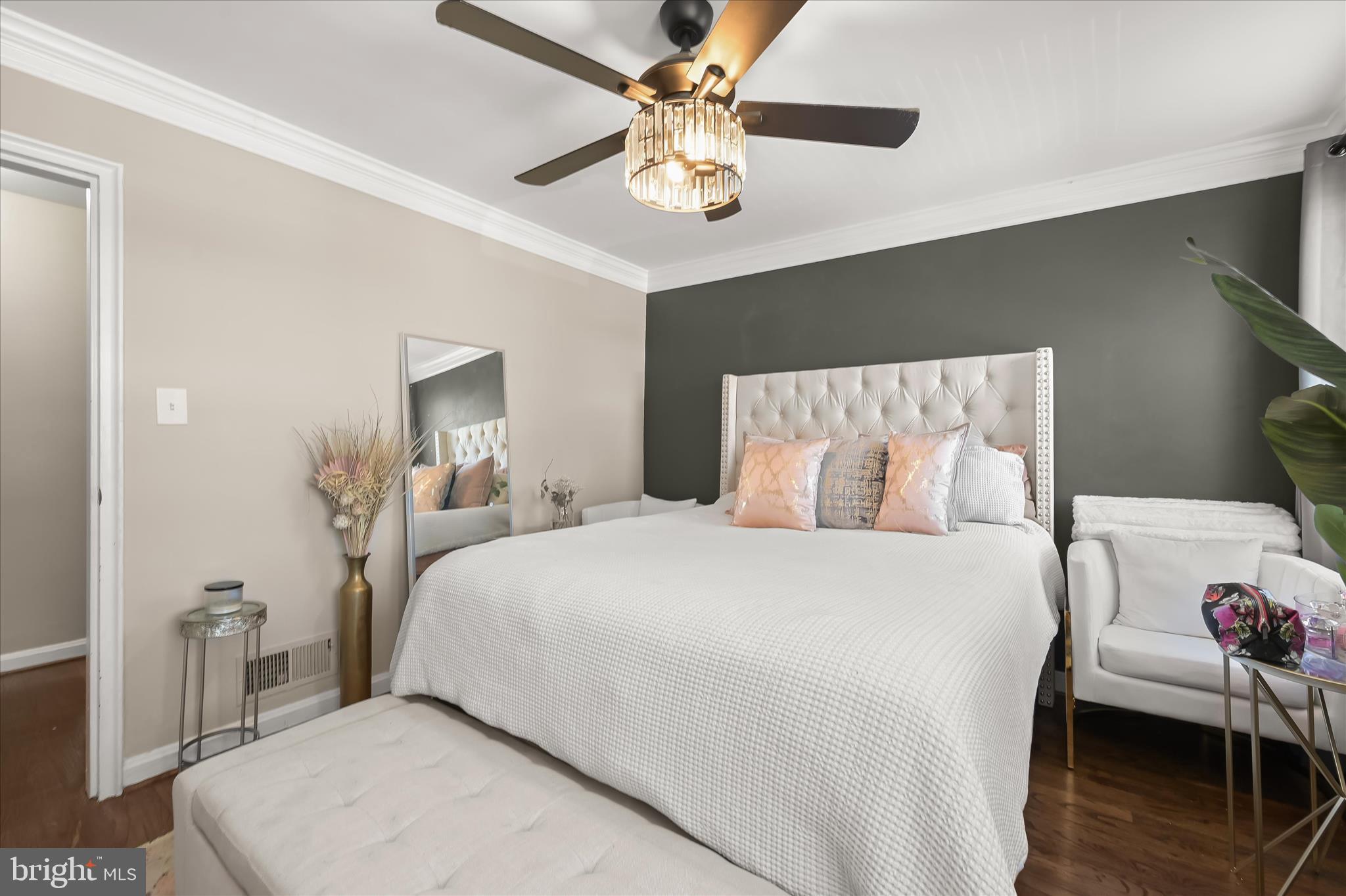 WEST HILLS - Residential