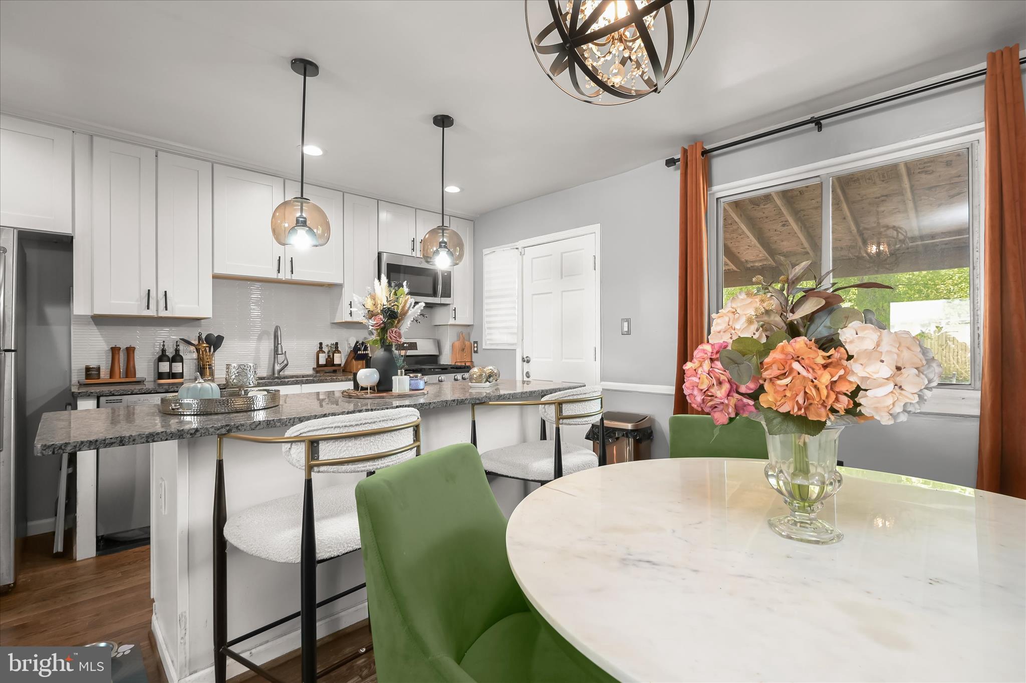 WEST HILLS - Residential