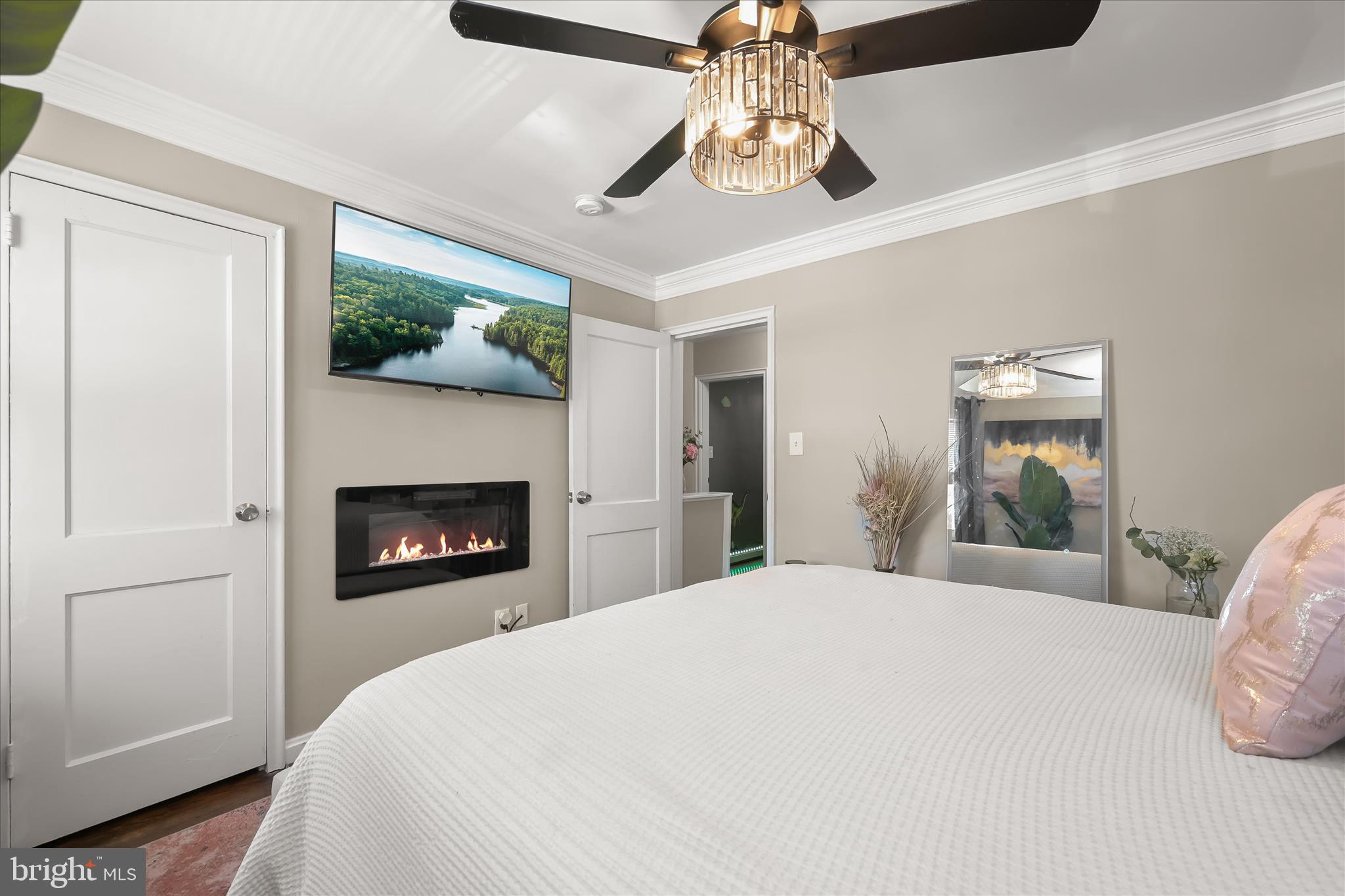 WEST HILLS - Residential