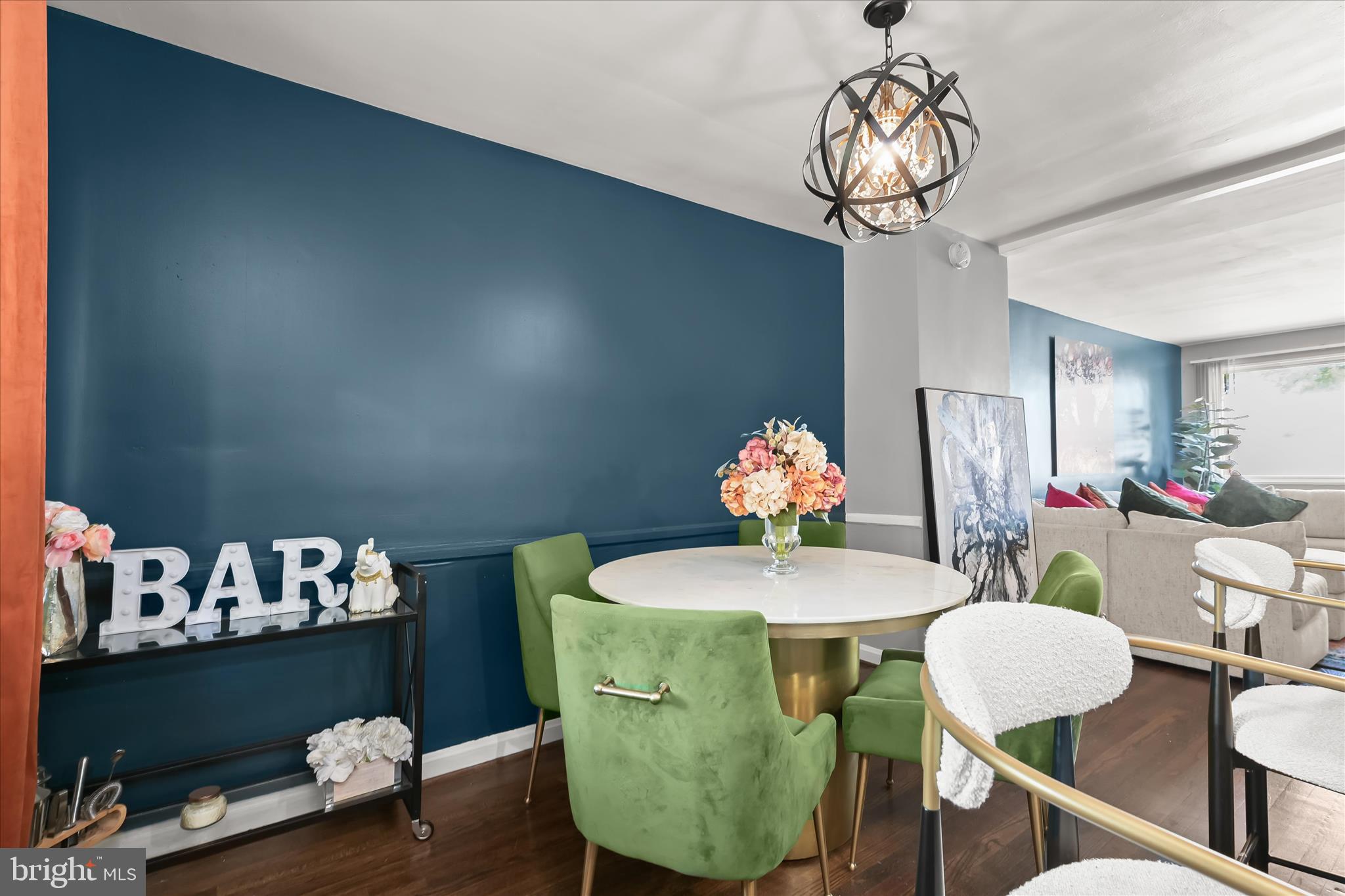 WEST HILLS - Residential